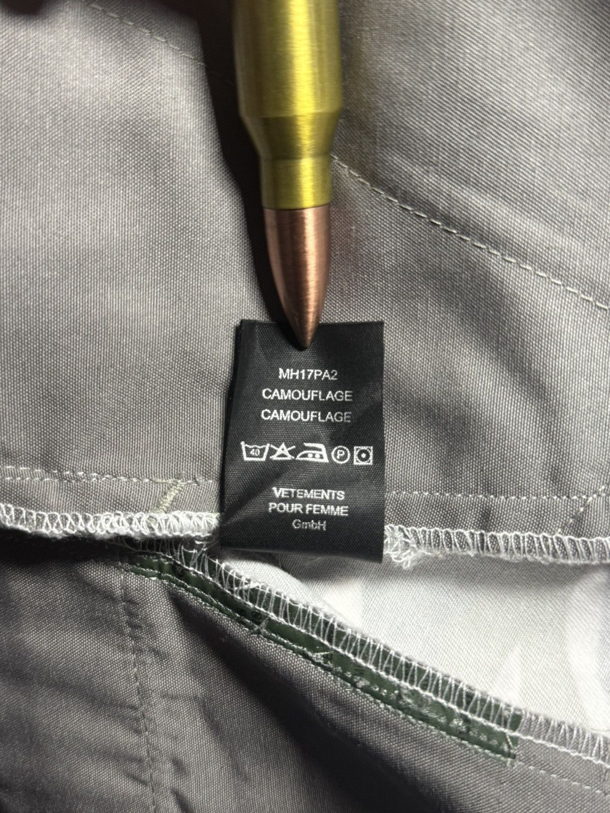 Vetements VETEMENTS CAMOFLAUGE PANTS FW17 RECONSTRUCTED CARGOS Size US 30 / EU 46 - 9 Thumbnail