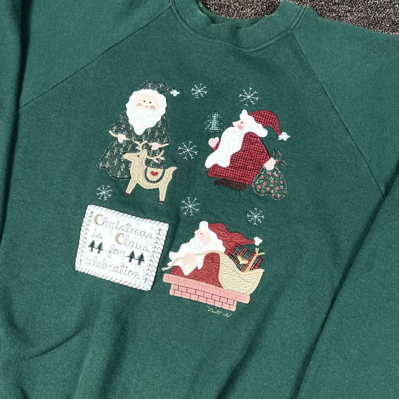 Vintage VINTAGE Santa Christmas Party Patched Crewneck Sweatshirt Large Made USA | Folk Art Applique Sweatshirt Unisex Adults Crew Neck 90s Vintage Green Size US L / EU 52-54 / 3 - 4 Thumbnail