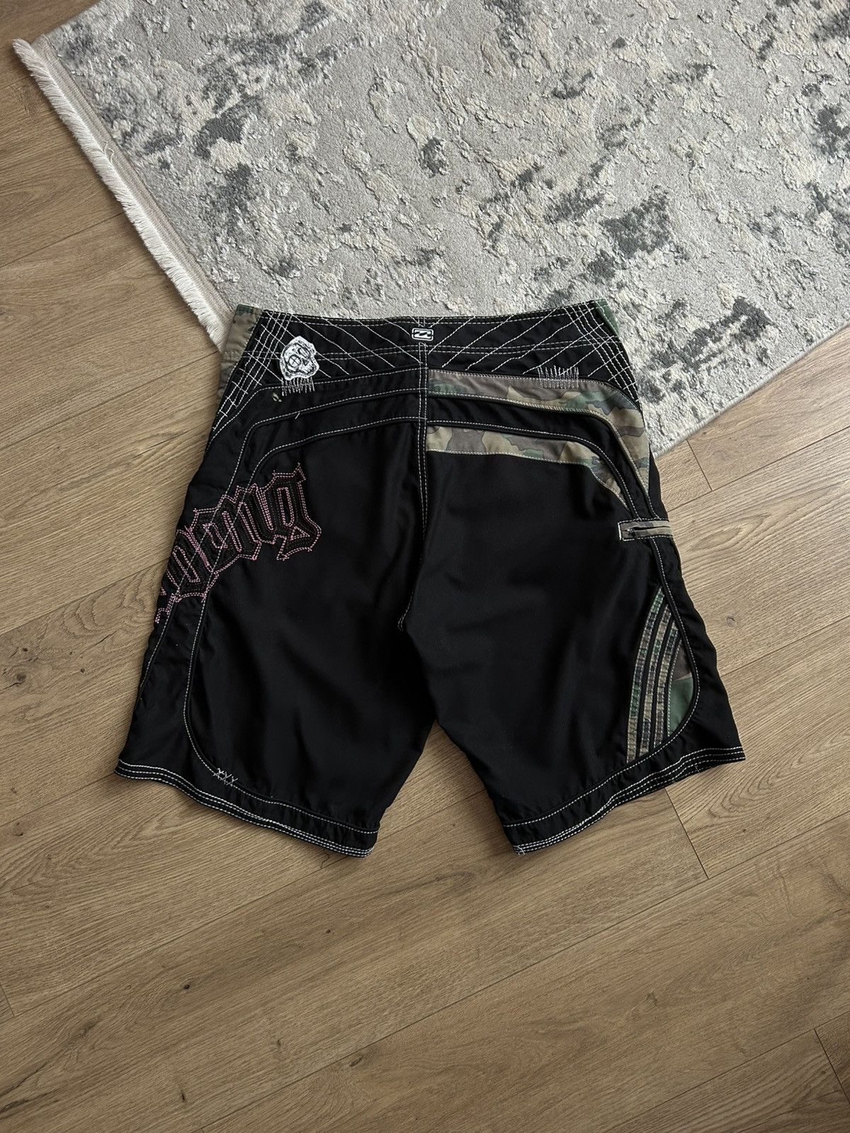 Billabong Vintage Y2K camo Big logo shorts