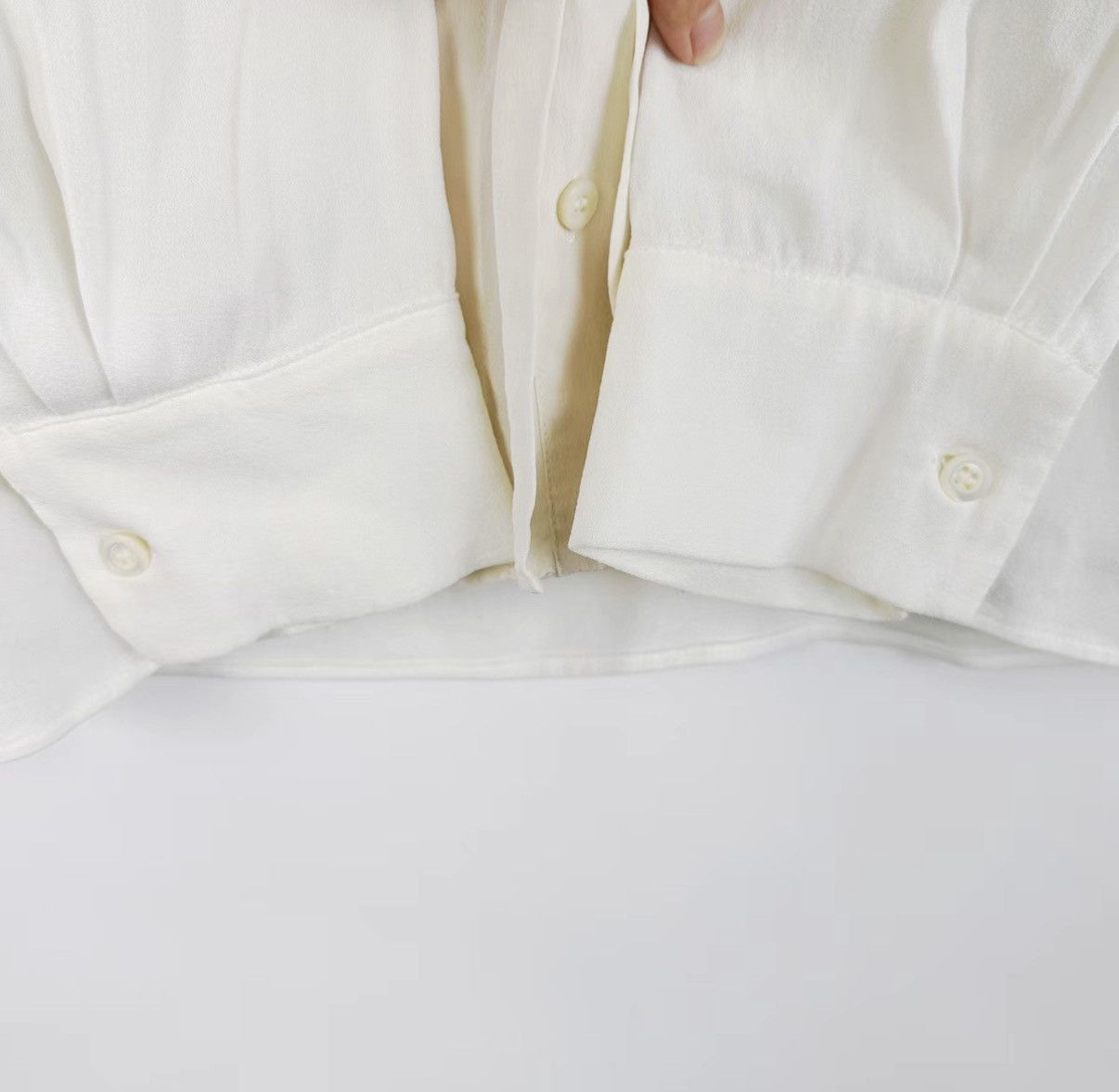 Miu Miu Miu Miu ivory silk palace-style bow tie shirt K12 Size XS / US 0-2 / IT 36-38 - 6 Thumbnail