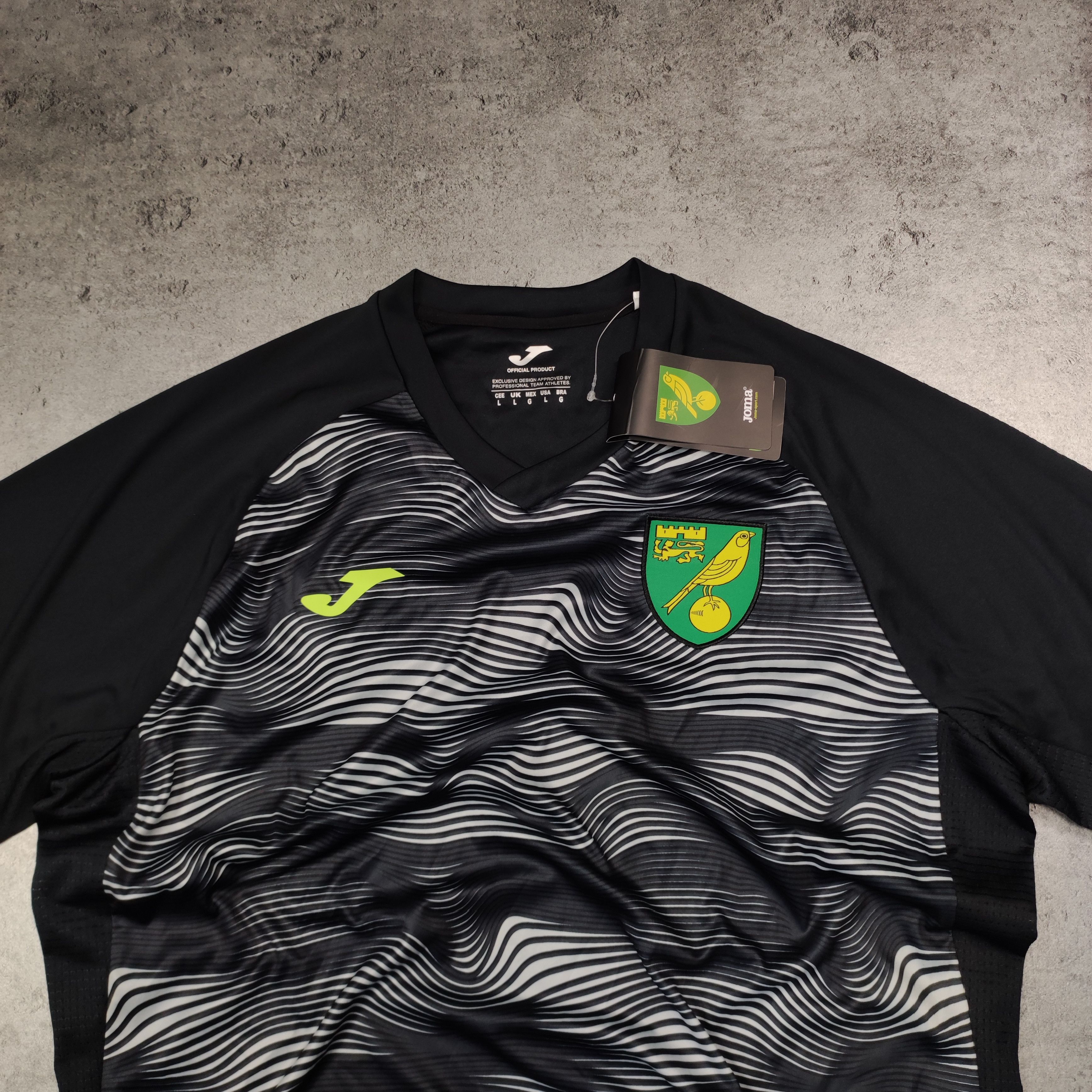 Vintage RARE Norwich City Soccer Football x Joma Training Jersey Size US L / EU 52-54 / 3 - 4 Thumbnail