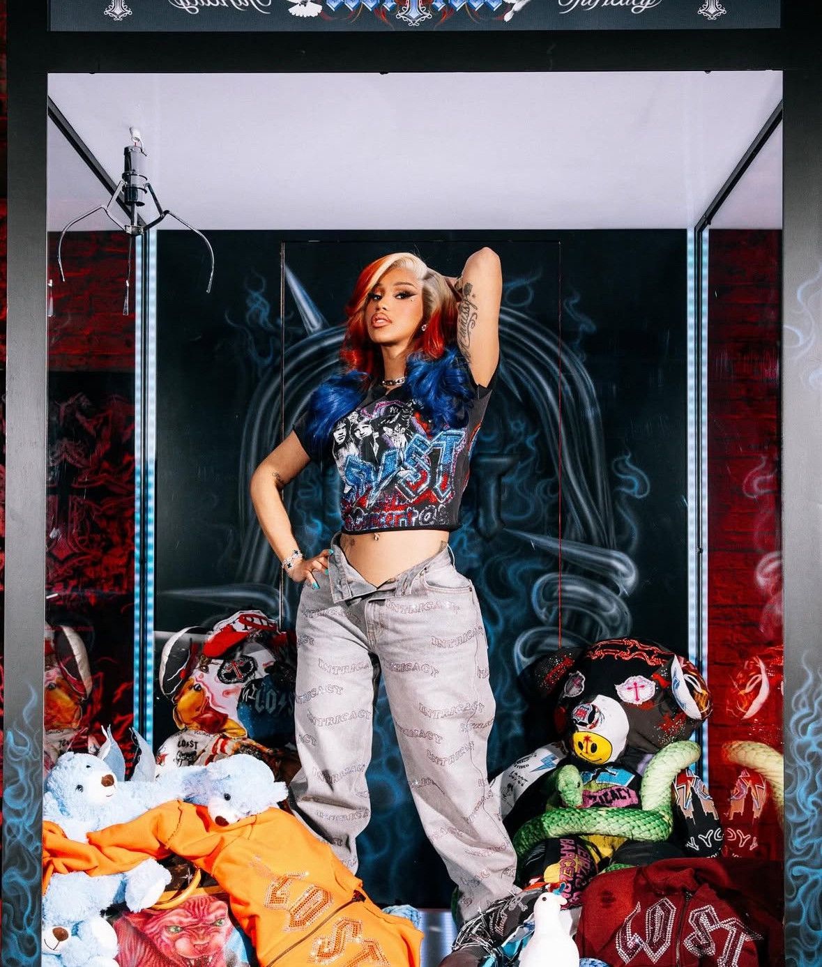 LOST INTRICACY Lost intricacy all over rhinestone jeans Size US 28 / EU 44 - 2 Thumbnail