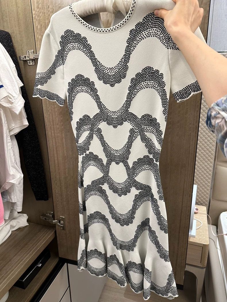 Alexander McQueen Alexander McQUEEN Dress 2505-Nextarrow Size XS / US 0-2 / IT 36-38 - 1 Thumbnail
