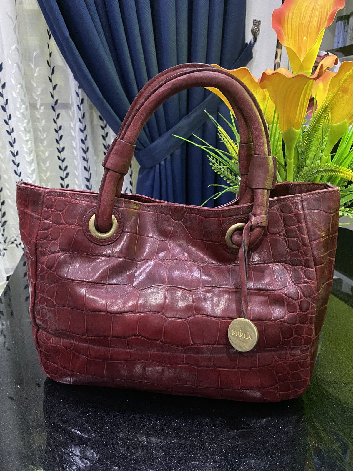 Furla Furla Burgundy Embossed Hand Bag Size ONE SIZE - 3 Thumbnail