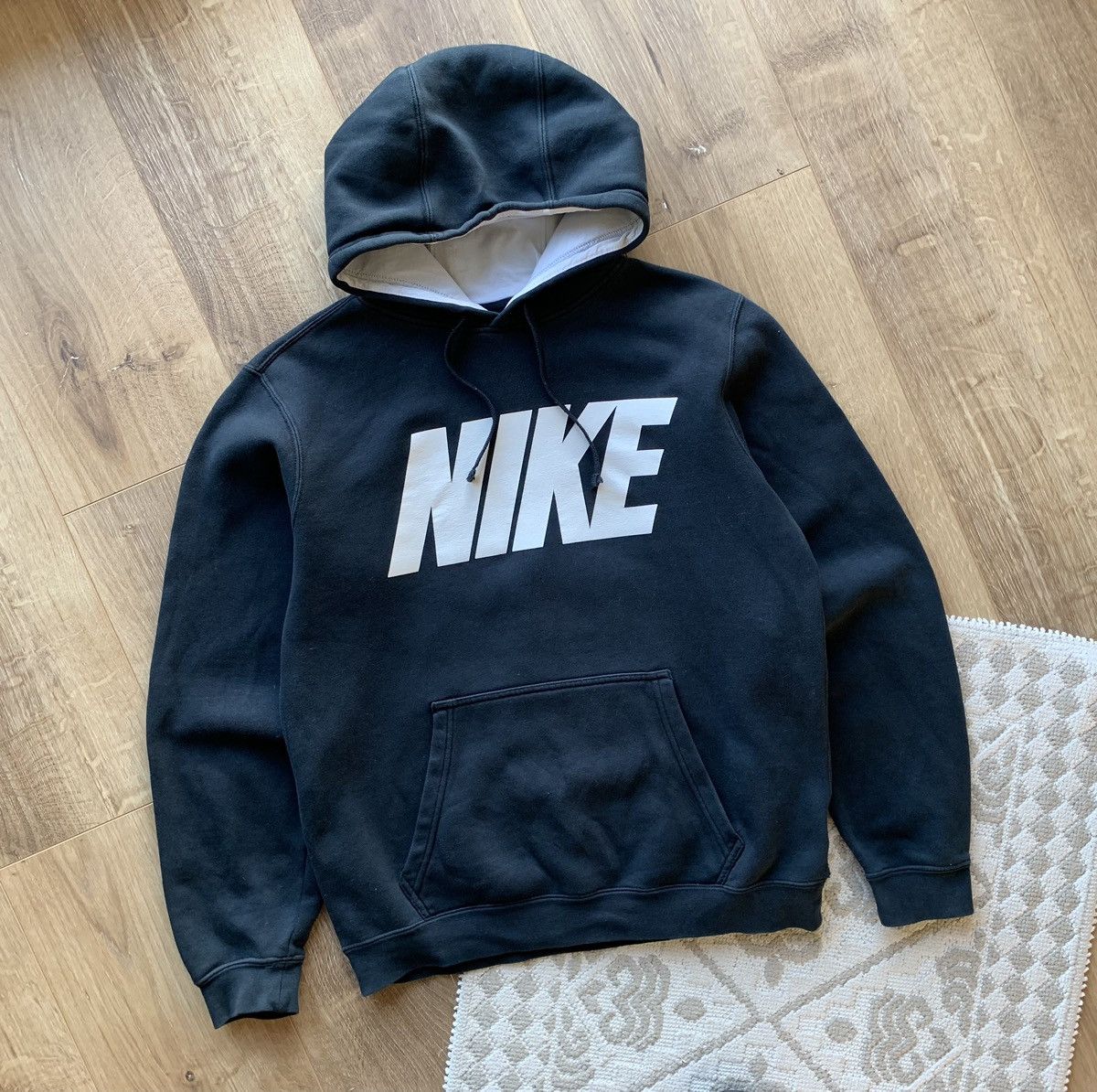 Nike Vintage Nike Big logo black hoodie Size US S / EU 44-46 / 1 - 2 Thumbnail