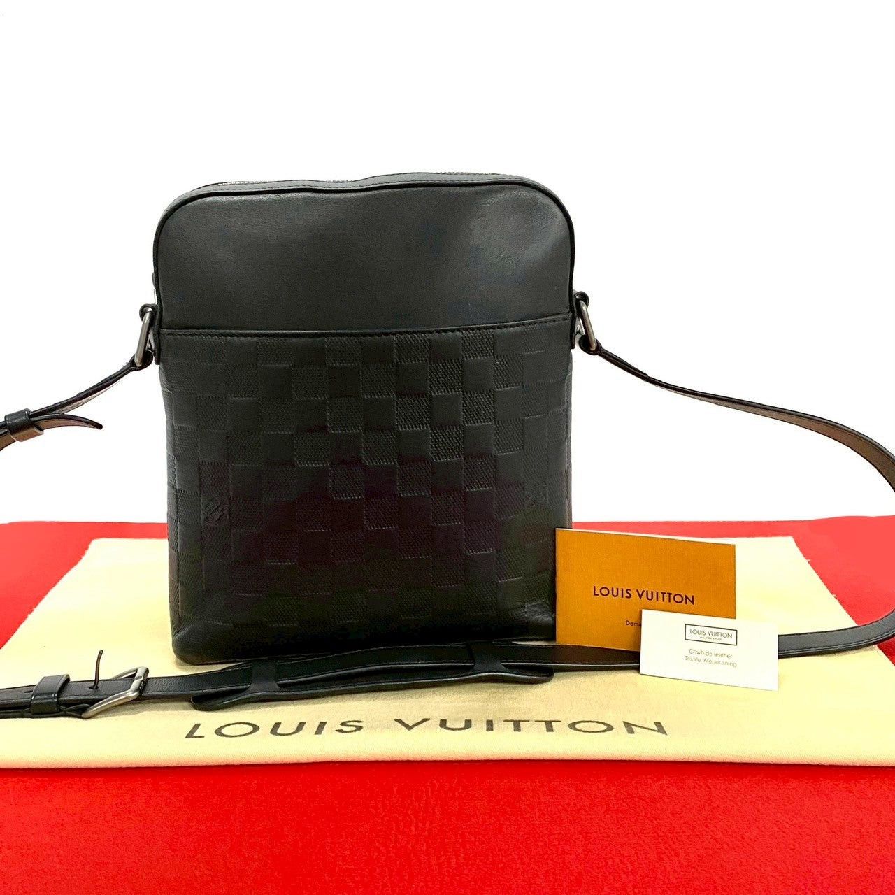 Louis Vuitton Louis Vuitton Shoulder Bag Black Leather Size ONE SIZE - 1 Thumbnail