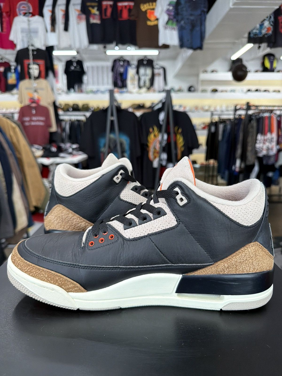 Jordan Brand Air Jordan 3 Desert Elephant Size 12 (2022) Size US 12 / EU 45 - 4 Thumbnail