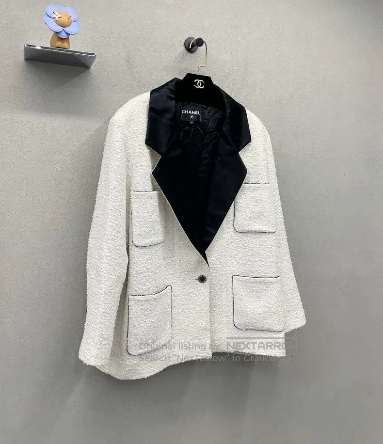 Chanel Chanel Off-white coat Size M / US 6-8 / IT 42-44 - 3 Thumbnail