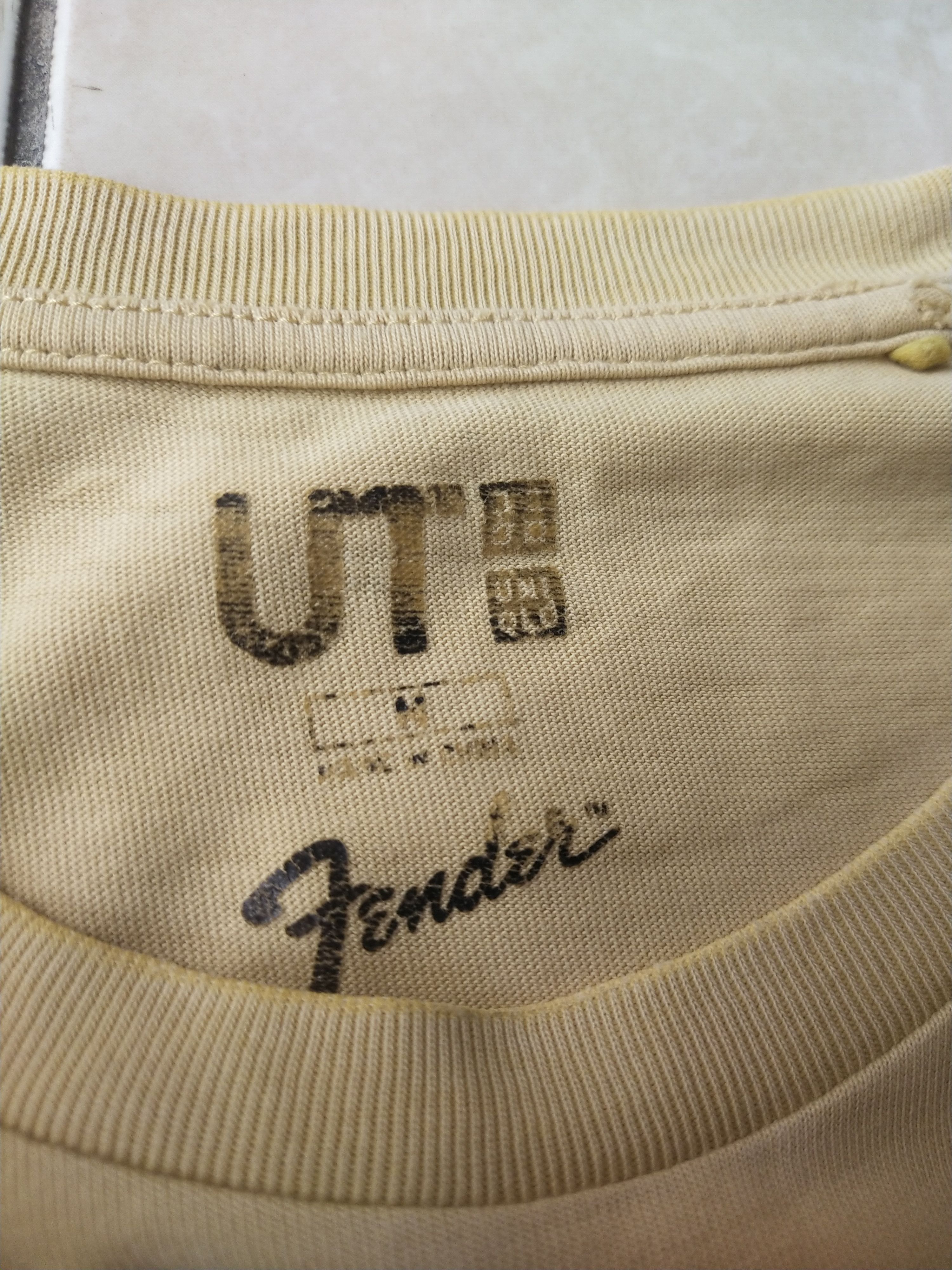 Band Tees Fender x Uniqlo Guitar Rock and Roll Graphic Tee Size US M / EU 48-50 / 2 - 6 Thumbnail