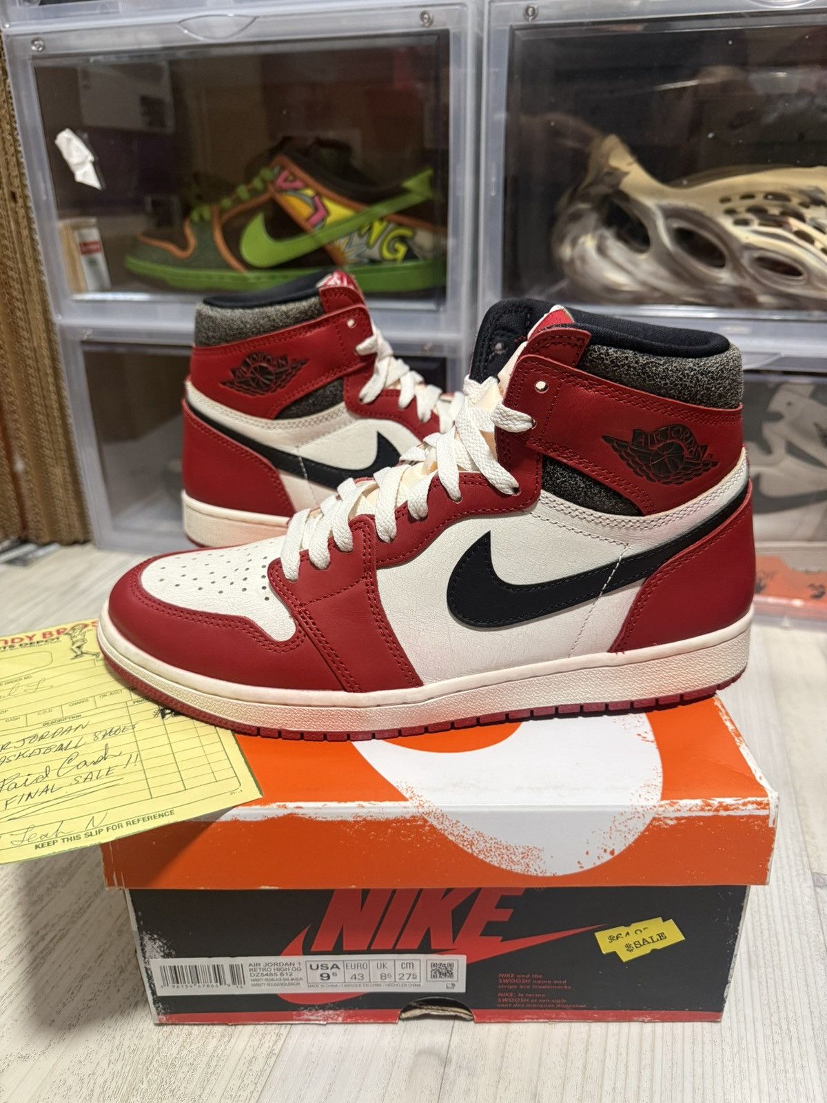 Jordan Brand Air Jordan 1 Retro High OG Chicago Lost and Found Size US 9.5 / EU 42-43 - 1 Thumbnail