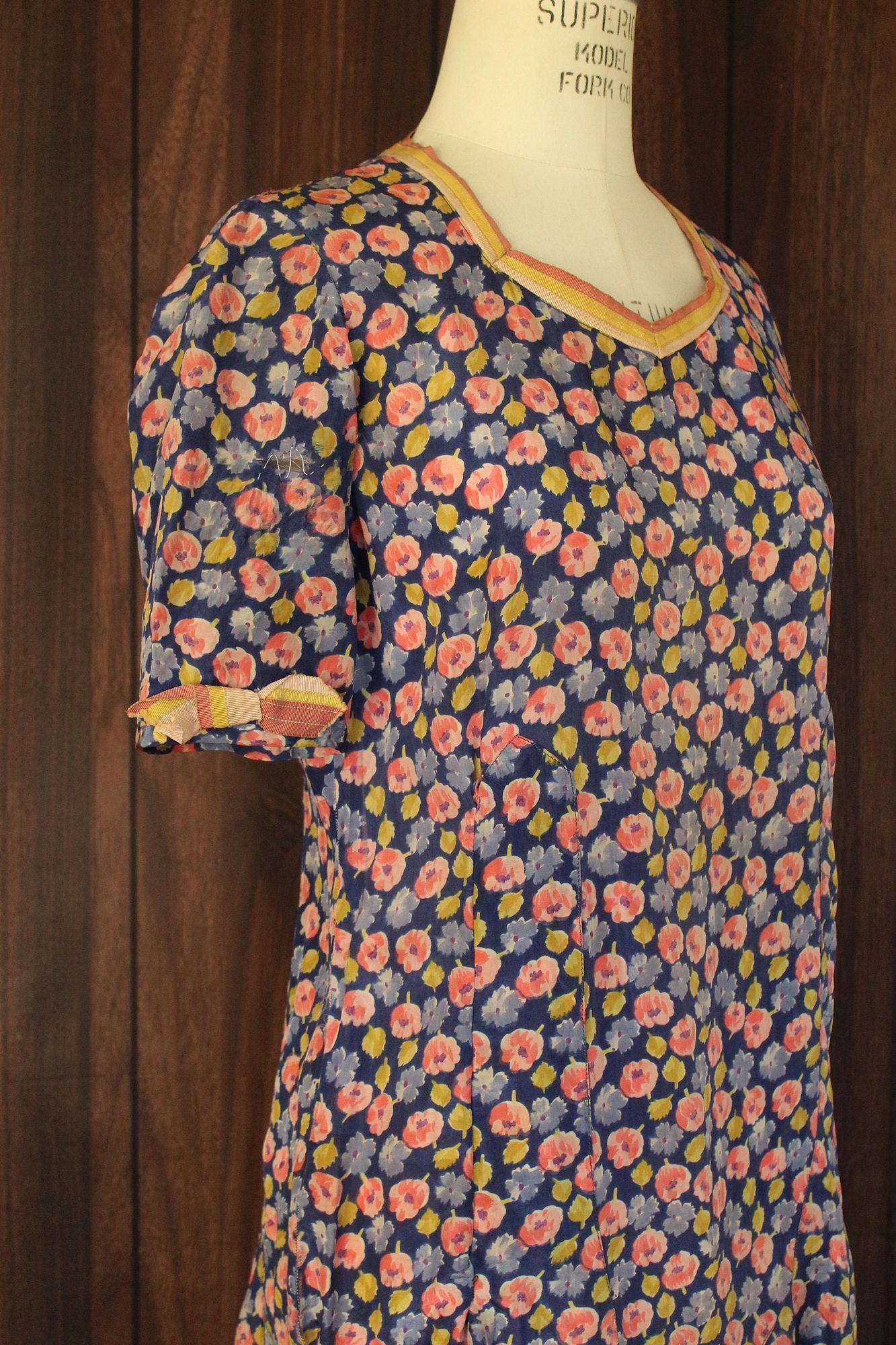 Other Vintage Antique 1920s Dress, Silk Blue and Pink Floral Print Size M / US 6-8 / IT 42-44 - 5 Thumbnail