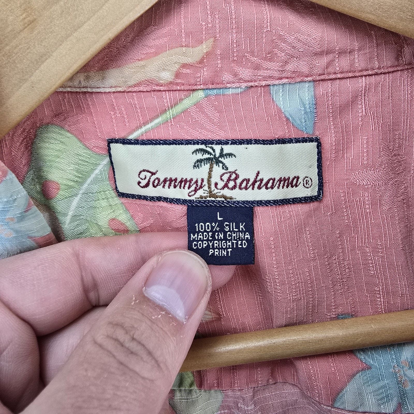 Tommy Bahama Tommy Bahama Large Silk Hawaiian Shirt Pinup Girl Coral Size US L / EU 52-54 / 3 - 5 Thumbnail