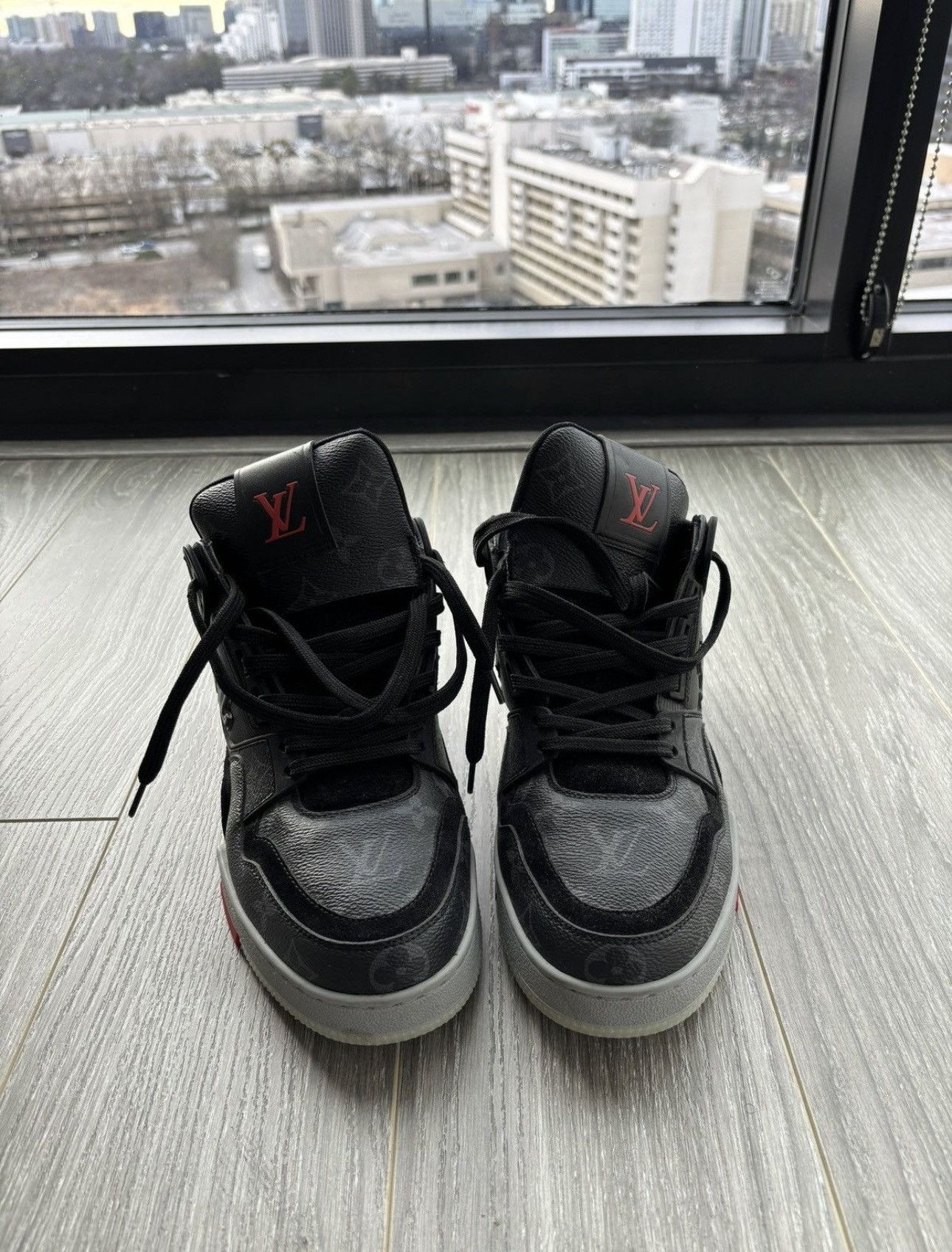 Louis Vuitton Louis Vuitton Trainer Sneakers Size US 7.5 / EU 40-41 - 4 Thumbnail