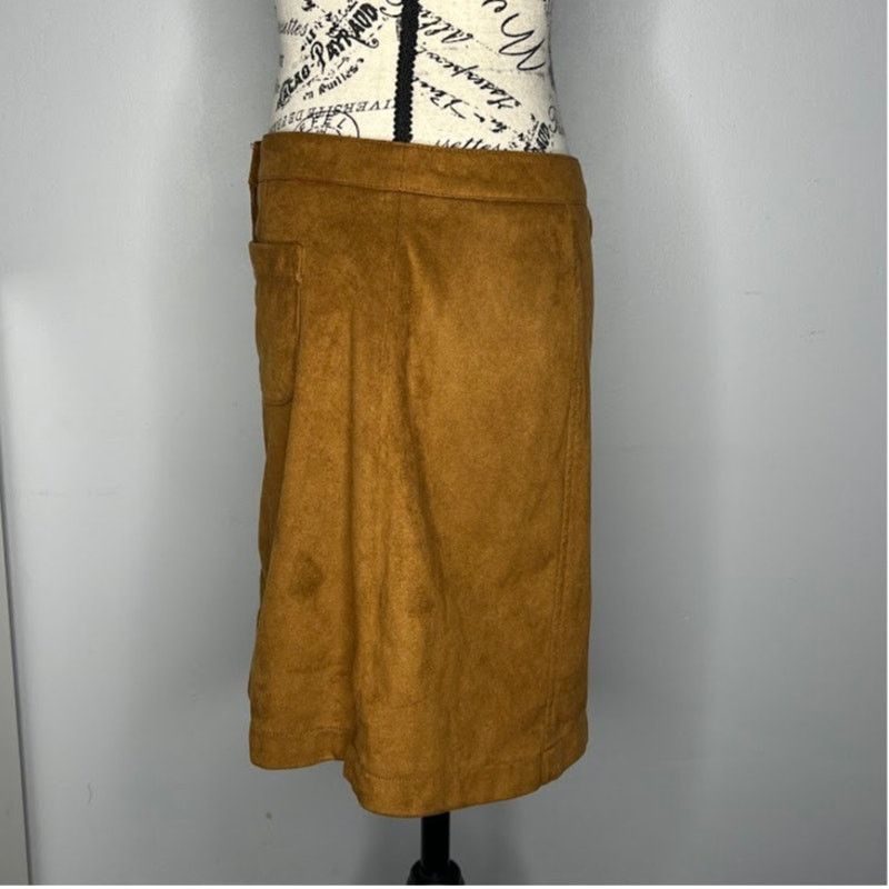 Garage Button Front 2 Square Pocket Faux Suede Skirt Size 28" / US 6 / IT 42 - 12 Thumbnail