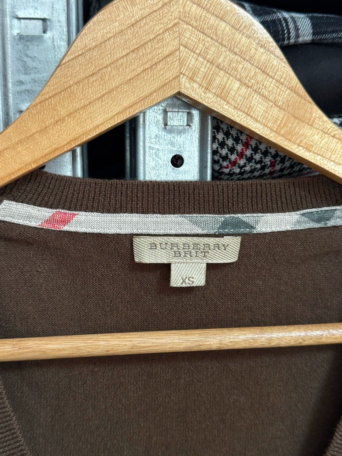 Burberry Burberry Brit Classic Brown Wool V Neck Logo Sweater Size XS Size XS / US 0-2 / IT 36-38 - 4 Thumbnail