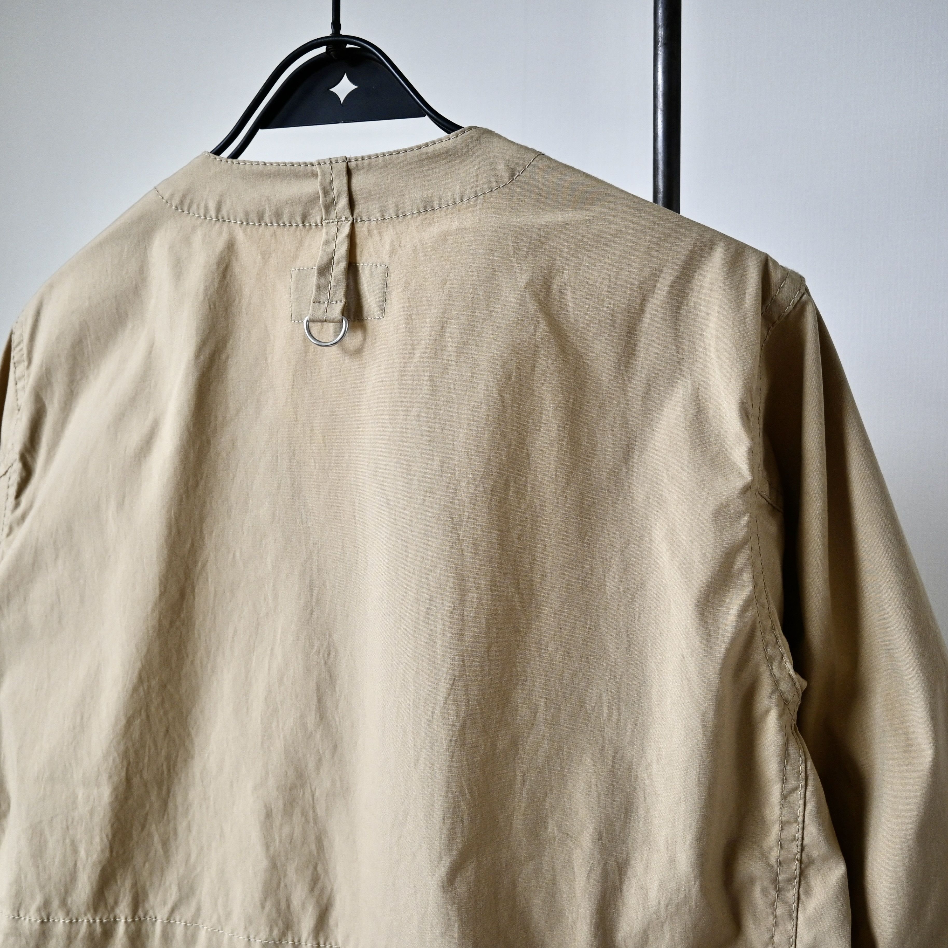 Beams Plus BEAMS PLUS x Komatsu Matere multi-pocket fishing jacket, tan Size US M / EU 48-50 / 2 - 3 Thumbnail