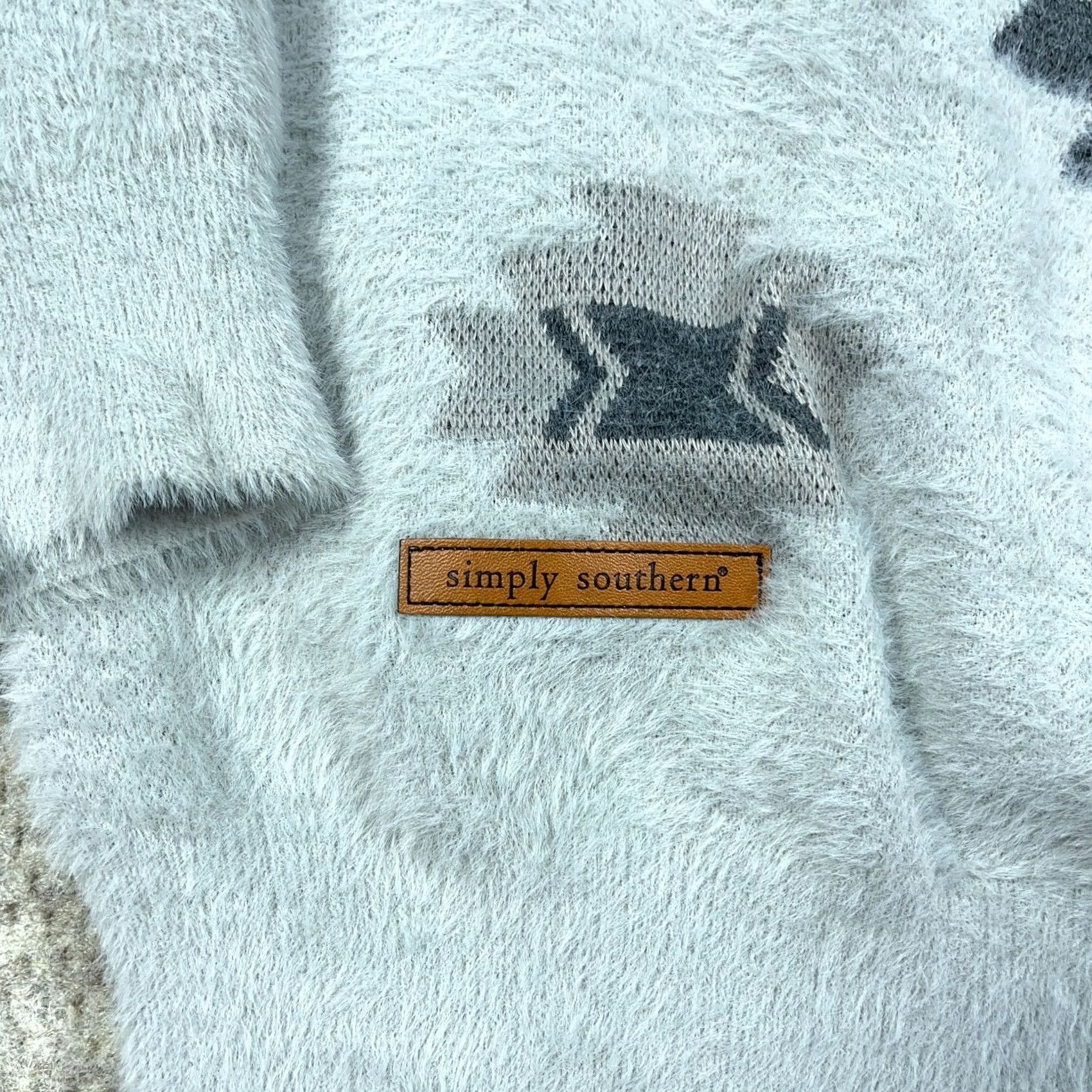 Vintage Simply Southern Sweater Women Medium Gray Fuzzy Aztec Southwestern Adult NEW Size M / US 6-8 / IT 42-44 - 5 Thumbnail