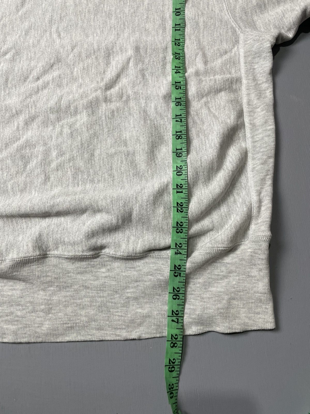 Champion Vintage 80’s distressed Champion reverse weave sweatshirt Size US L / EU 52-54 / 3 - 11 Thumbnail