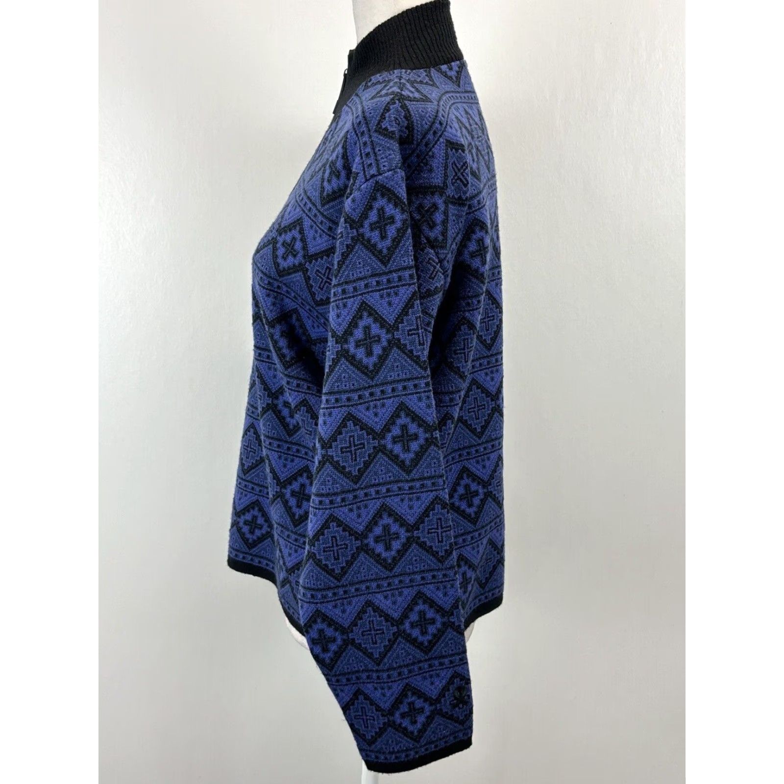 Vintage VINTAGE Demetre Ski Sweater Geometric Wool Blend 1/4 Zip Women Large Purple Black / USA Made Sweater Pullover Size L / US 10 / IT 46 - 2 Thumbnail