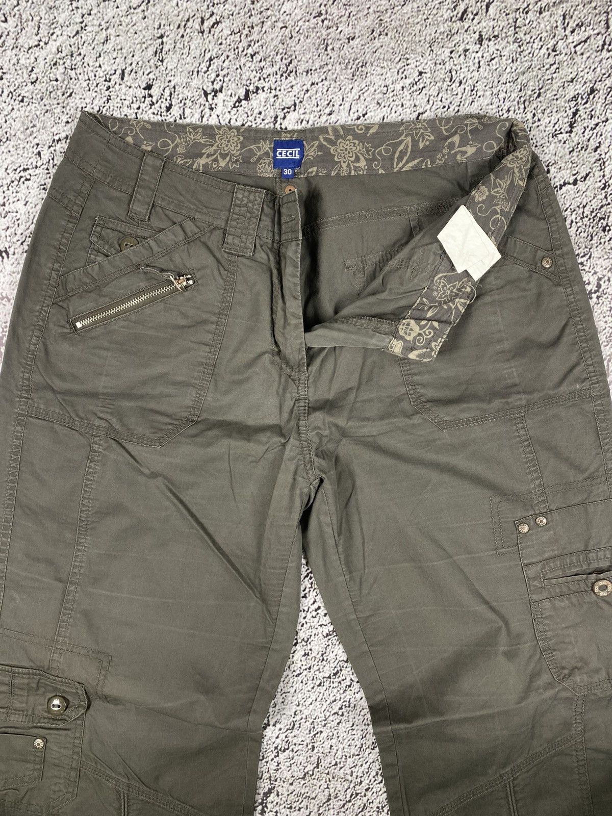 Japanese Brand Vintage Y2K cargo faded wide low rise pants 00s streetwear Size 30" / US 8 / IT 44 - 3 Thumbnail