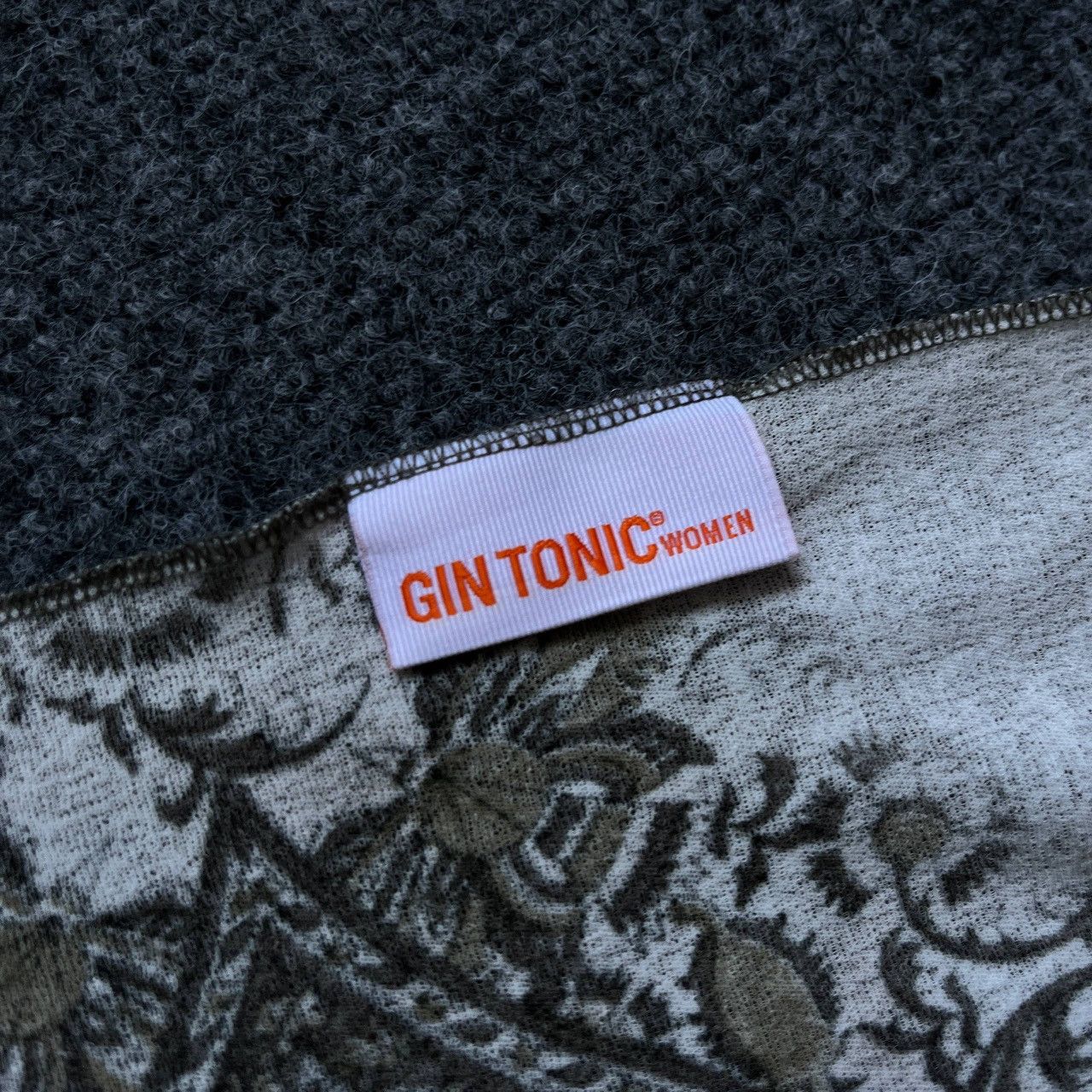 Y/Project VTG Women’s Japanese Style Gin Tonic Size M Long-sleeve Size M / US 6-8 / IT 42-44 - 9 Thumbnail