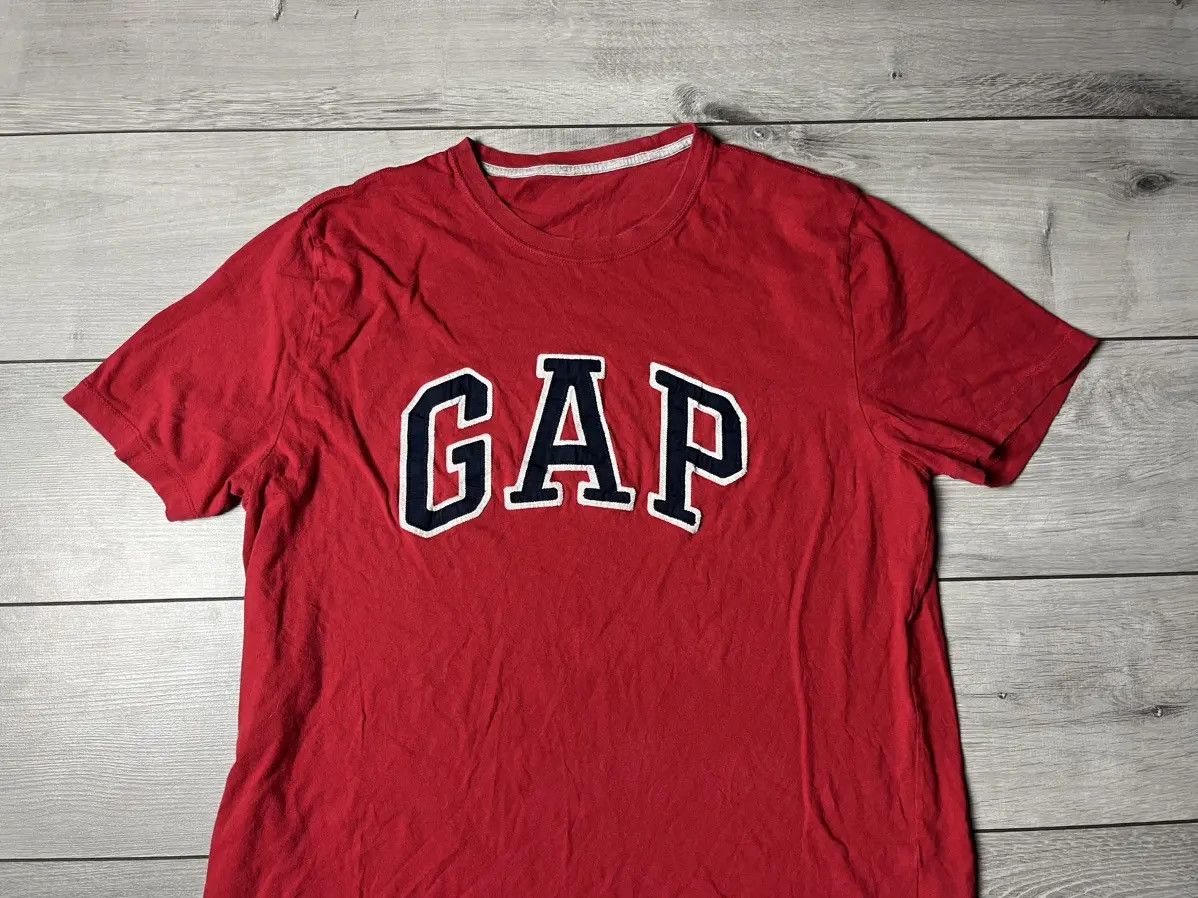 Gap Gap T-shirt embroidered size Large Size US L / EU 52-54 / 3 - 3 Thumbnail