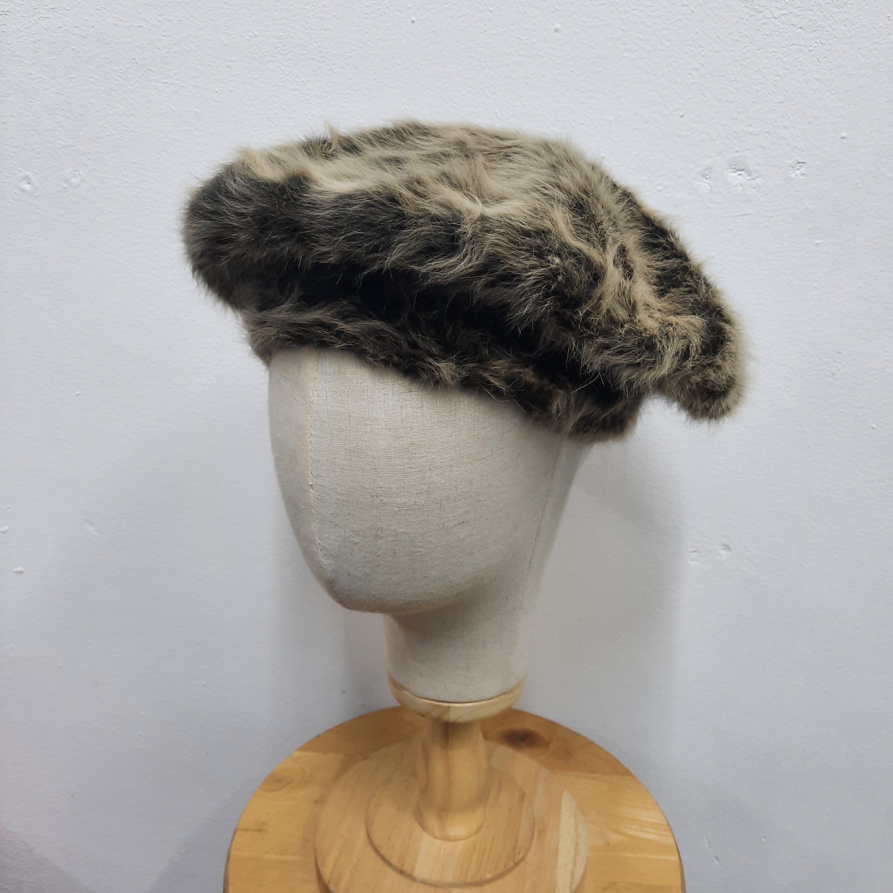 Vintage 🏔 Vintage fur beret hat Size ONE SIZE - 2 Thumbnail