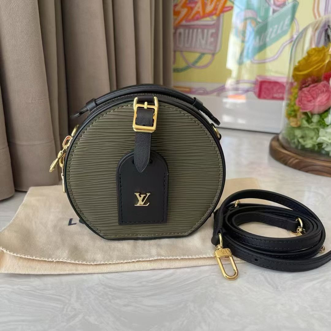 Louis Vuitton Pre-loved Bag Very good condition Size ONE SIZE - 1 Thumbnail