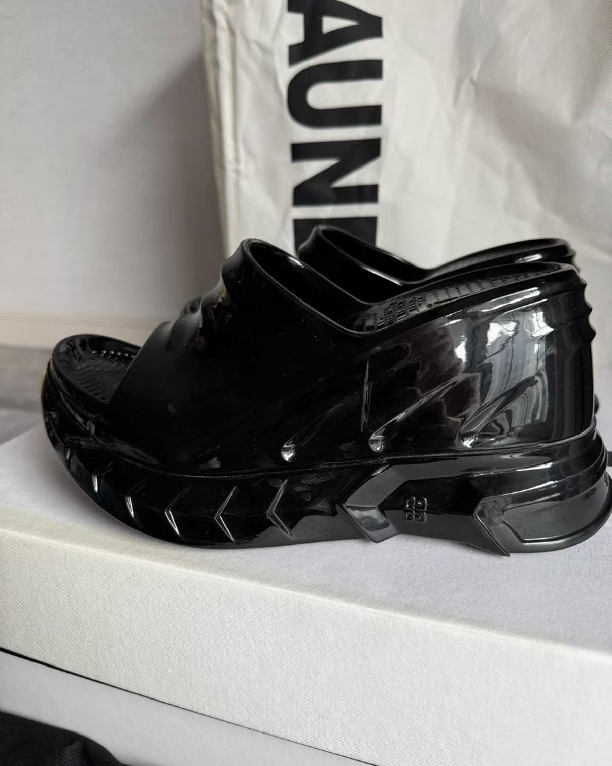 Givenchy Givenchy Marshmallow Wedge Slides K6 Size US 6 / IT 36 - 9 Thumbnail