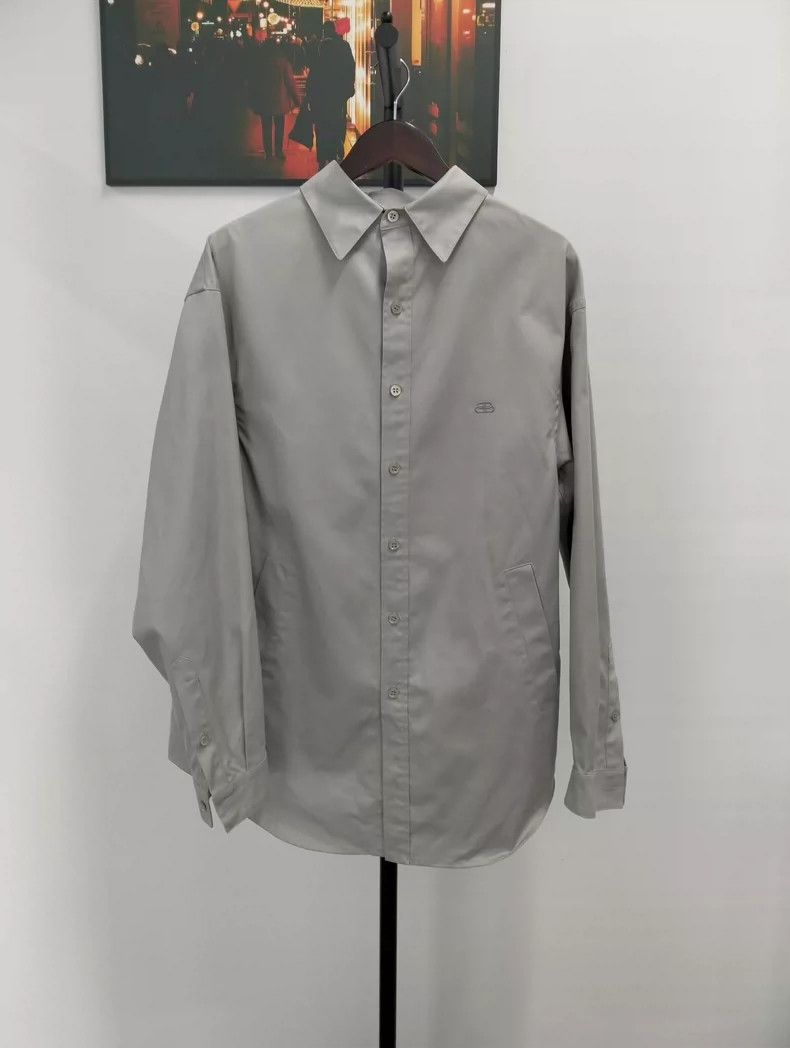 Balenciaga Balenciaga size 38 Shirt coat Size XS / US 0-2 / IT 36-38 - 1 Thumbnail