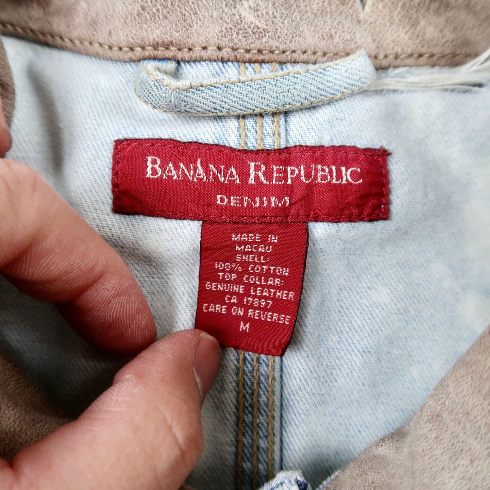 Banana Republic VINTAGE Banana Republic Denim Trucker Jacket Men M Light Wash Button Collared Pocketed Military Jacket 90s Style Mens Size US M / EU 48-50 / 2 - 6 Thumbnail