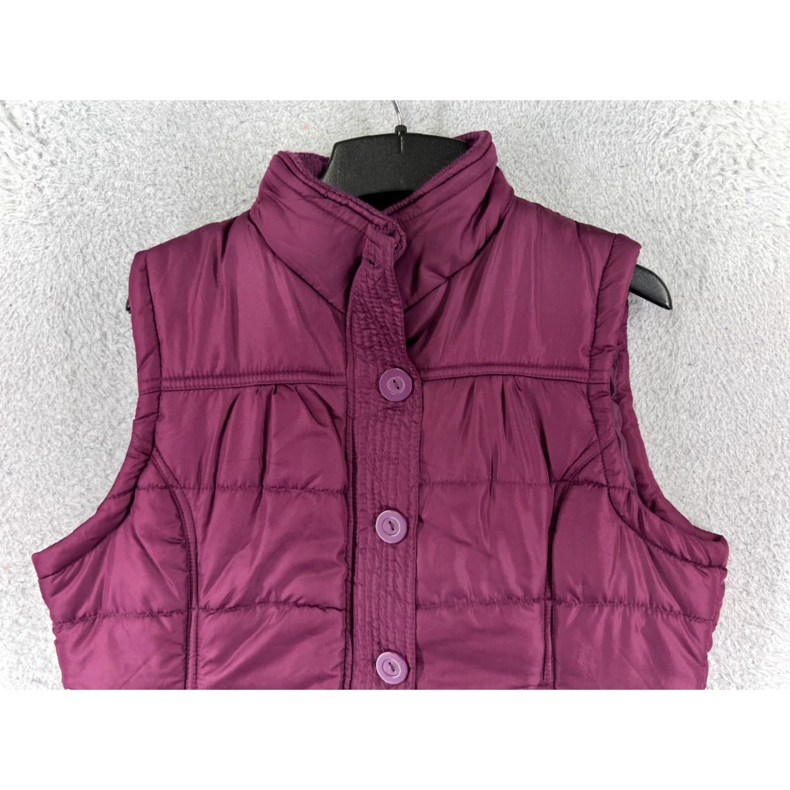 Vintage Outer Edge Vest Women L Red 100% Polyester Insulated Mock Neck Zip Pocket Zipper Quilted - Casual, Travel, Workwear Mens? Size L / US 10 / IT 46 - 7 Thumbnail
