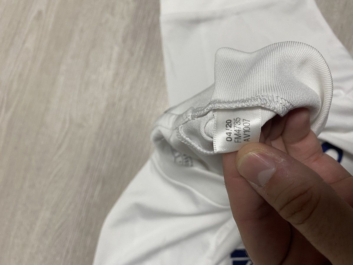 Adidas Real Madrid Adidas Jersey 2020 away Size M Size US M / EU 48-50 / 2 - 8 Thumbnail