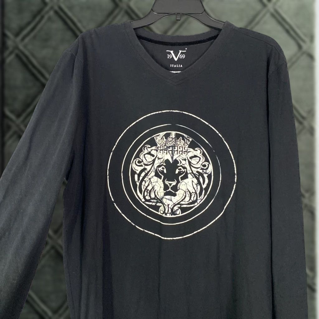 Versace VINTAGE Versace 19-69 Italia Long Sleeve Black V-Neck Shirt Lion Crown Mens L Size US L / EU 52-54 / 3 - 1 Thumbnail