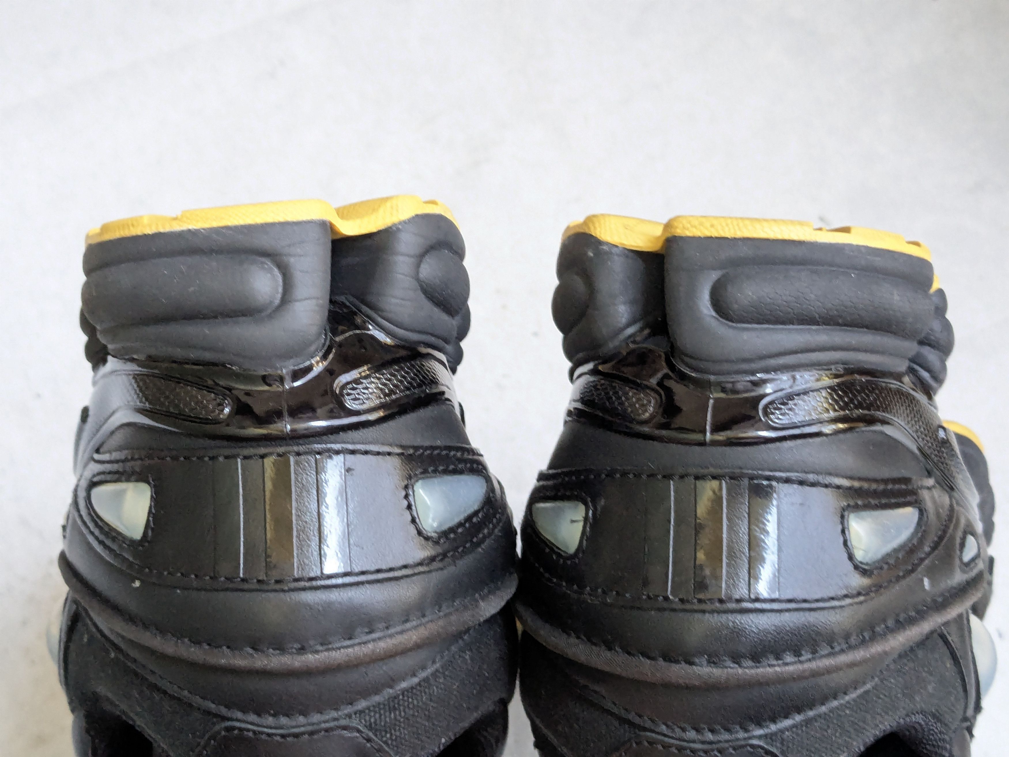 Raf Simons Adidas x Raf Simons Ozweego Black Corn 9 BB6741 Size US 9 / EU 42 - 13 Thumbnail