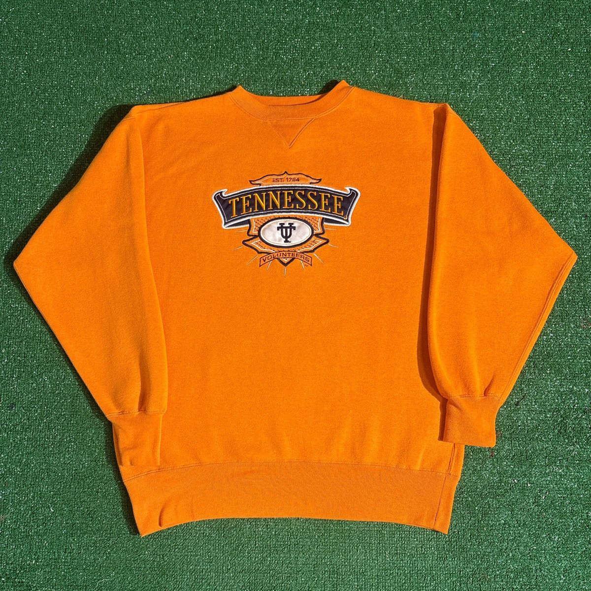 NCAA × Vintage Vintage University of Tennessee Embroidered Sweatshirt Size US L / EU 52-54 / 3 - 1 Thumbnail