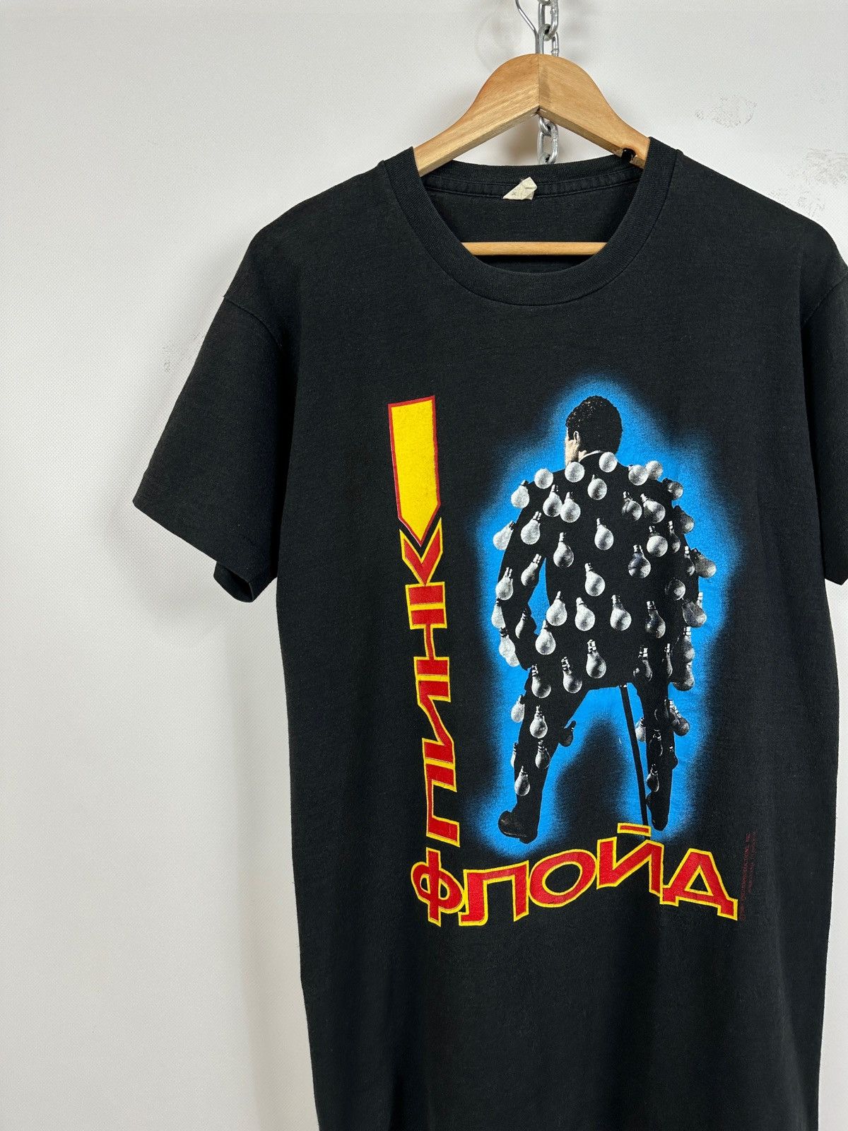 Band Tees 1989 Vintage Pink Floyd Russian On Tour Band T-Shirt Size US L / EU 52-54 / 3 - 4 Thumbnail