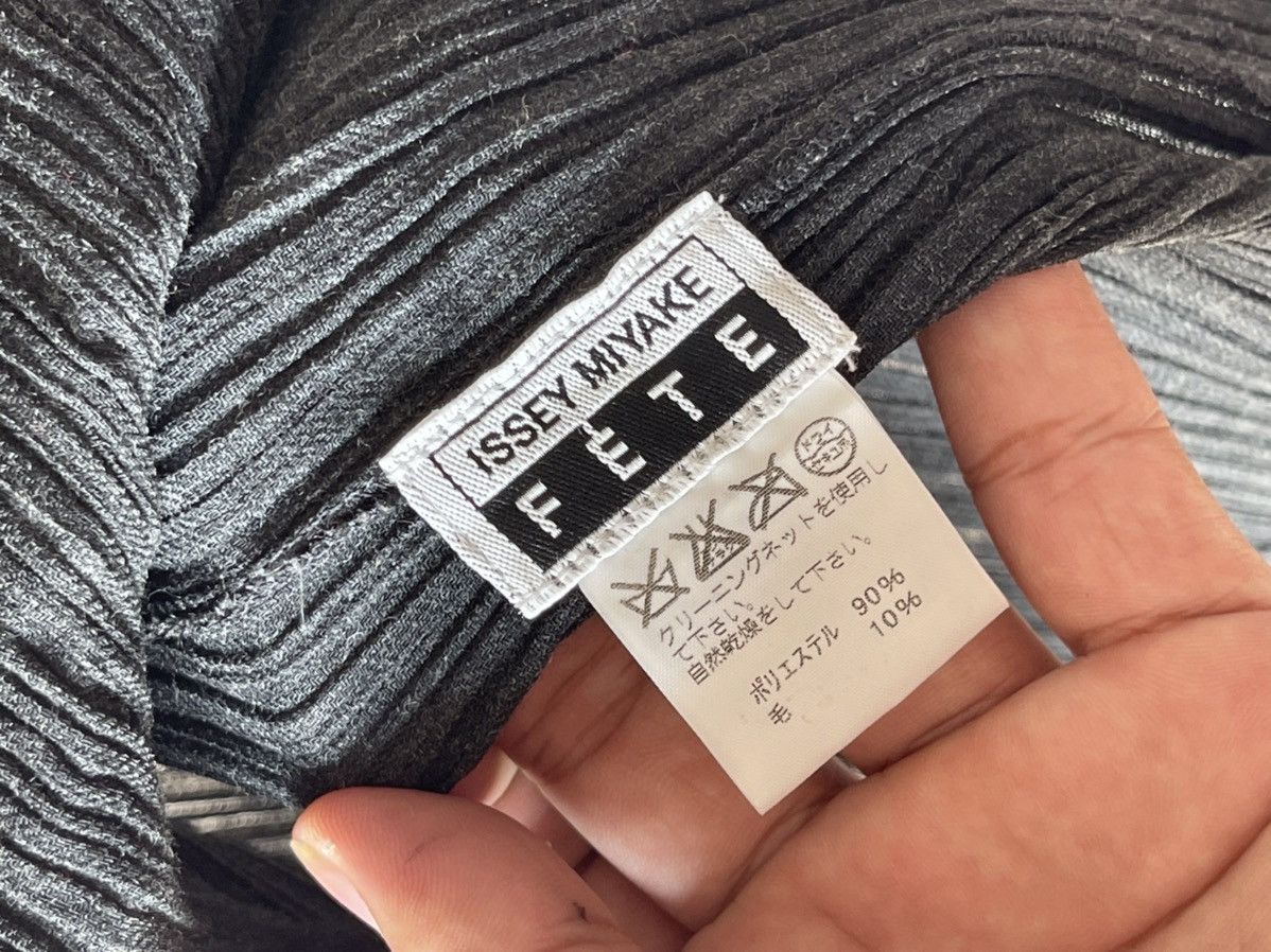 Issey Miyake × Pleats Please Issey Miyake 1996 Issey Miyake Fete Pleats Button Shirt Size US M / EU 48-50 / 2 - 9 Thumbnail