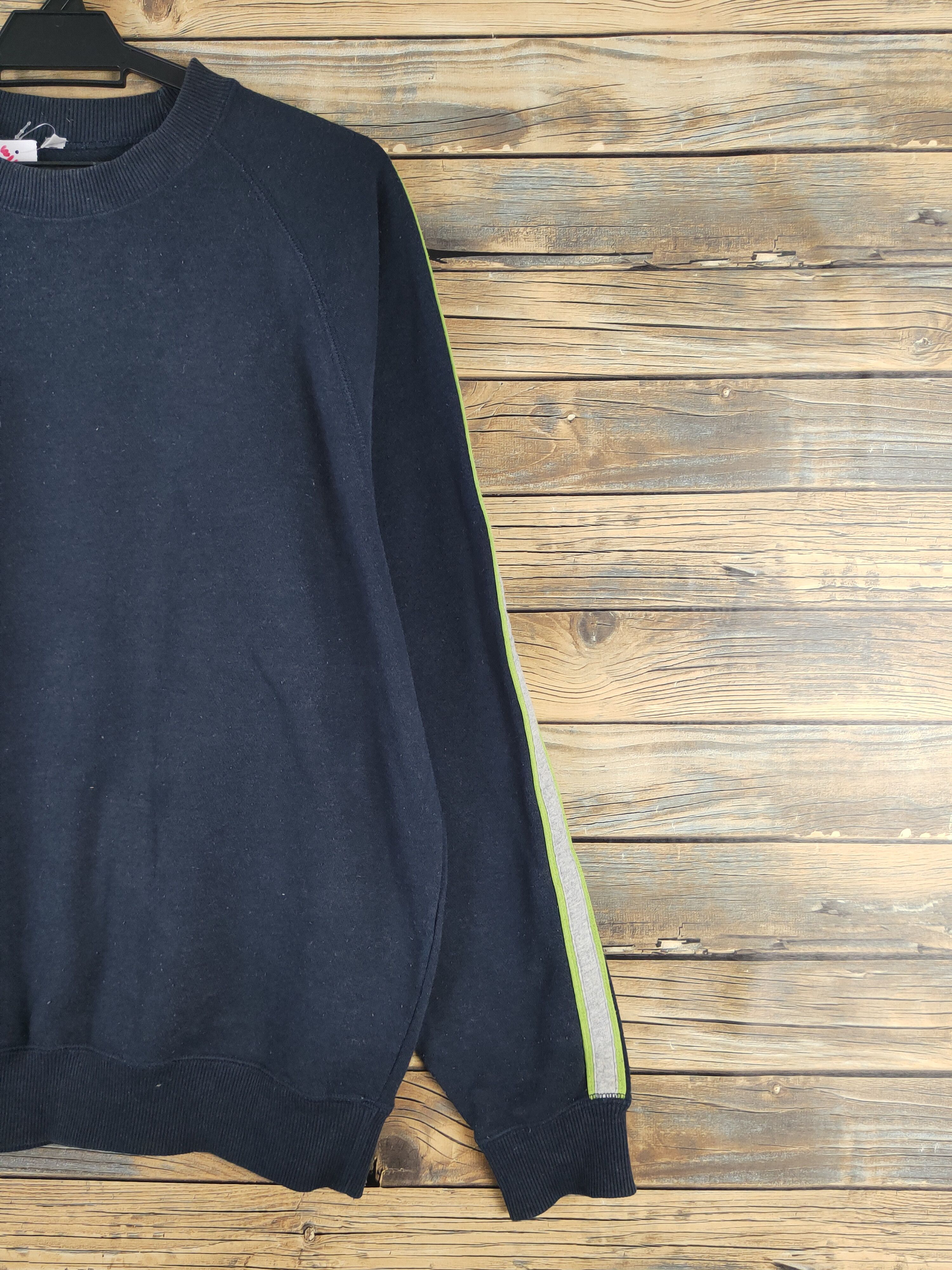 Japanese Brand × Vintage Uniqlo vintage Navy Sweatshirts #W1458 Size US L / EU 52-54 / 3 - 5 Thumbnail