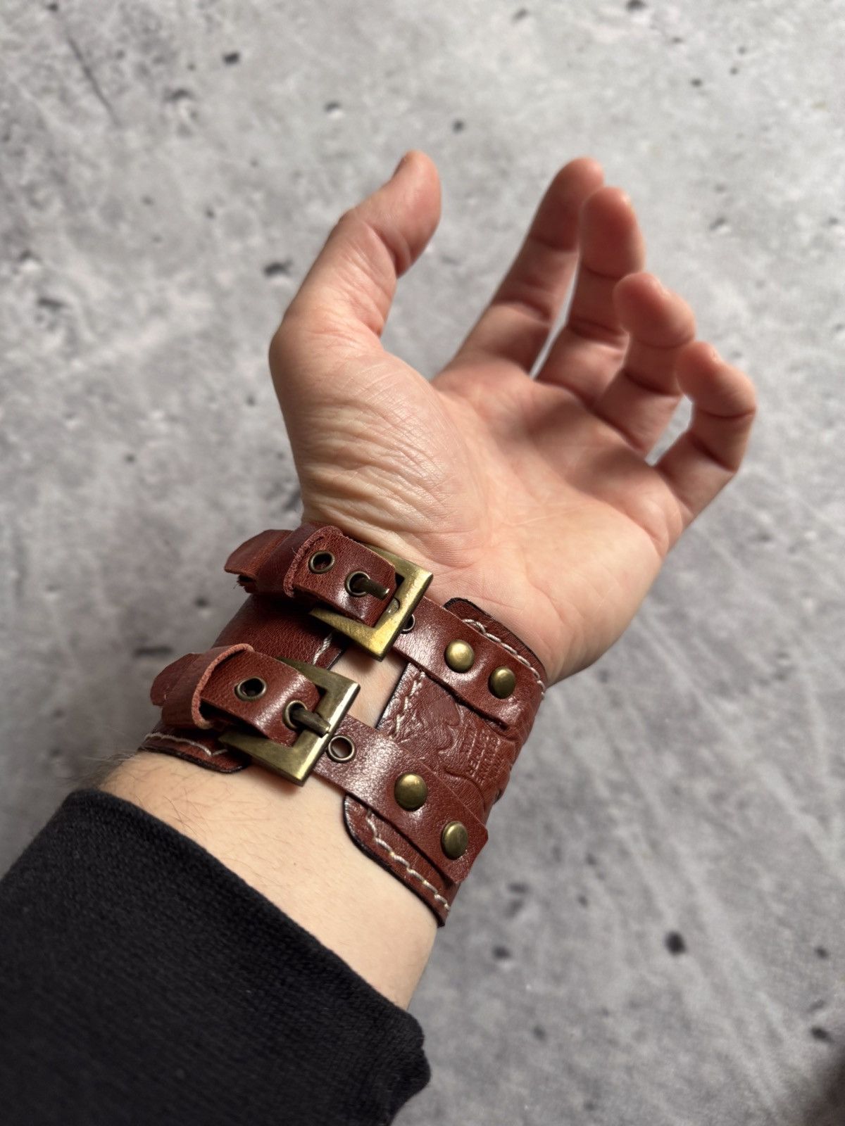 Leather × Vintage ⚠️🔥Vintage custom leather bracelet moto style classic flame Size ONE SIZE - 3 Thumbnail