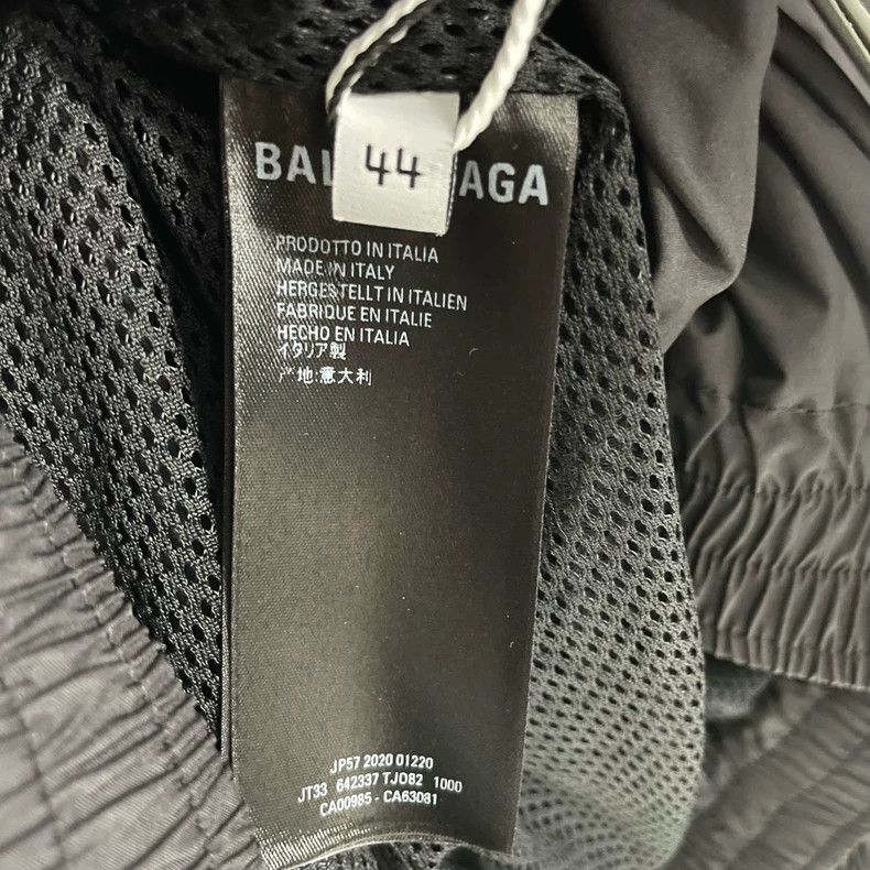 Balenciaga Balenciaga FW20 double-hook logo embroidered nylon jacket w Size US S / EU 44-46 / 1 - 5 Thumbnail