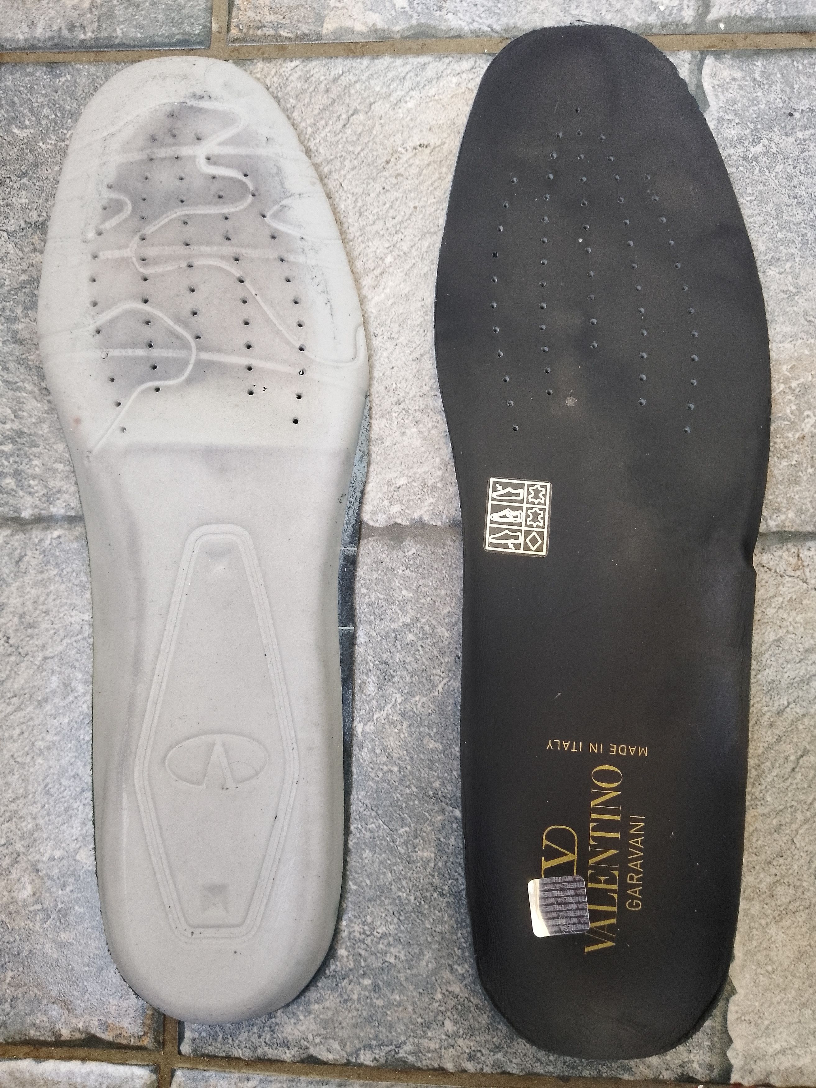 Valentino Valentino garavani v logo signature driving shoes Size US 10 / EU 43 - 15 Thumbnail