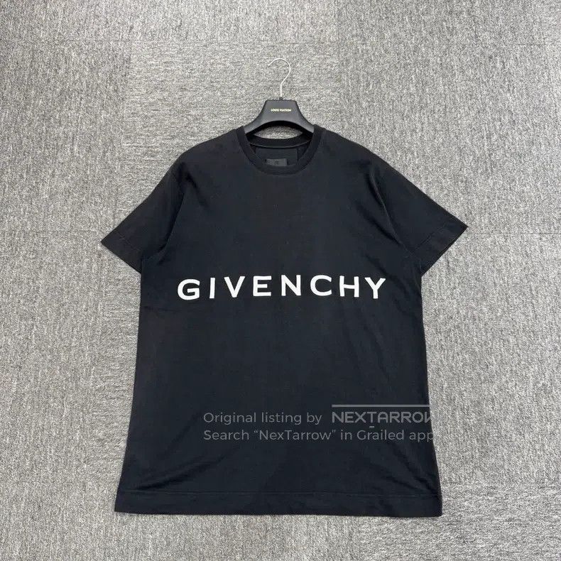 Givenchy Givenchy Embroidered Letter Logo Short Sleeve Size US L / EU 52-54 / 3 - 1 Thumbnail