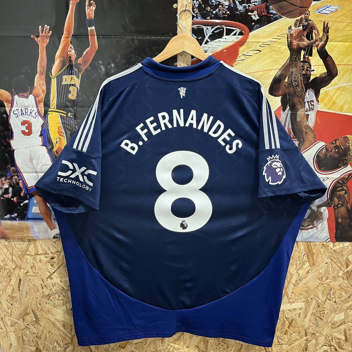Adidas Manchester United 2024-25 Third Bruno Fernandes #8 Jersey Size US XXL / EU 58 / 5 - 1 Thumbnail