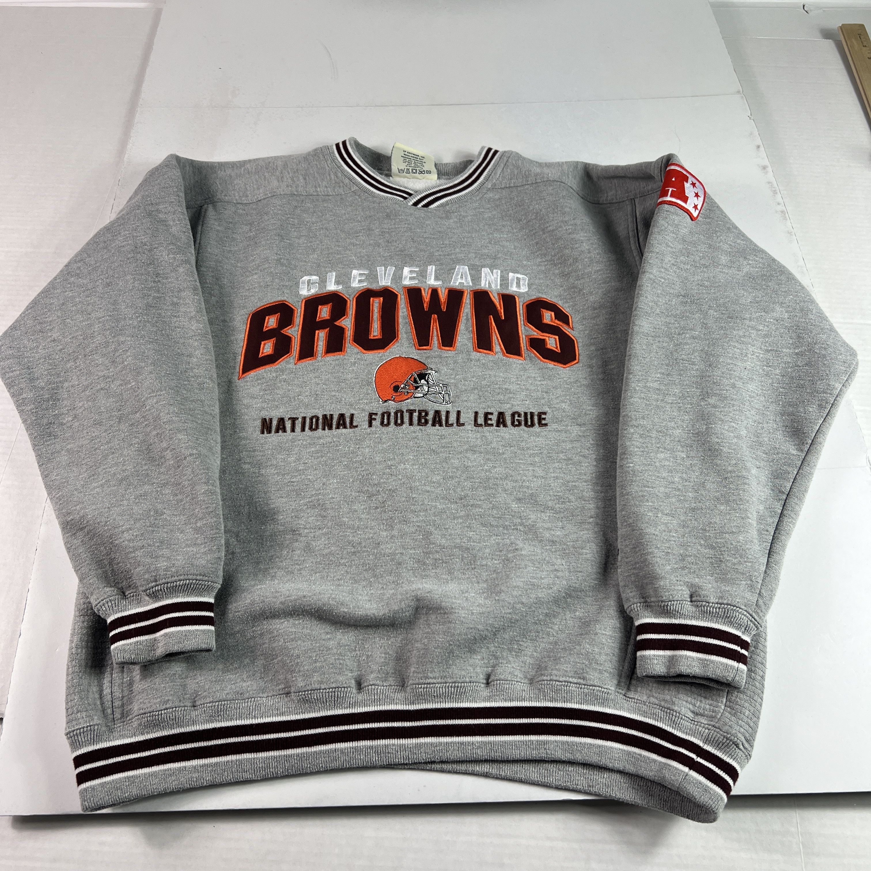 Lee VTG 90s Cleveland Browns Football Sweatshirt Grey Crewneck Size US M / EU 48-50 / 2 - 1 Thumbnail