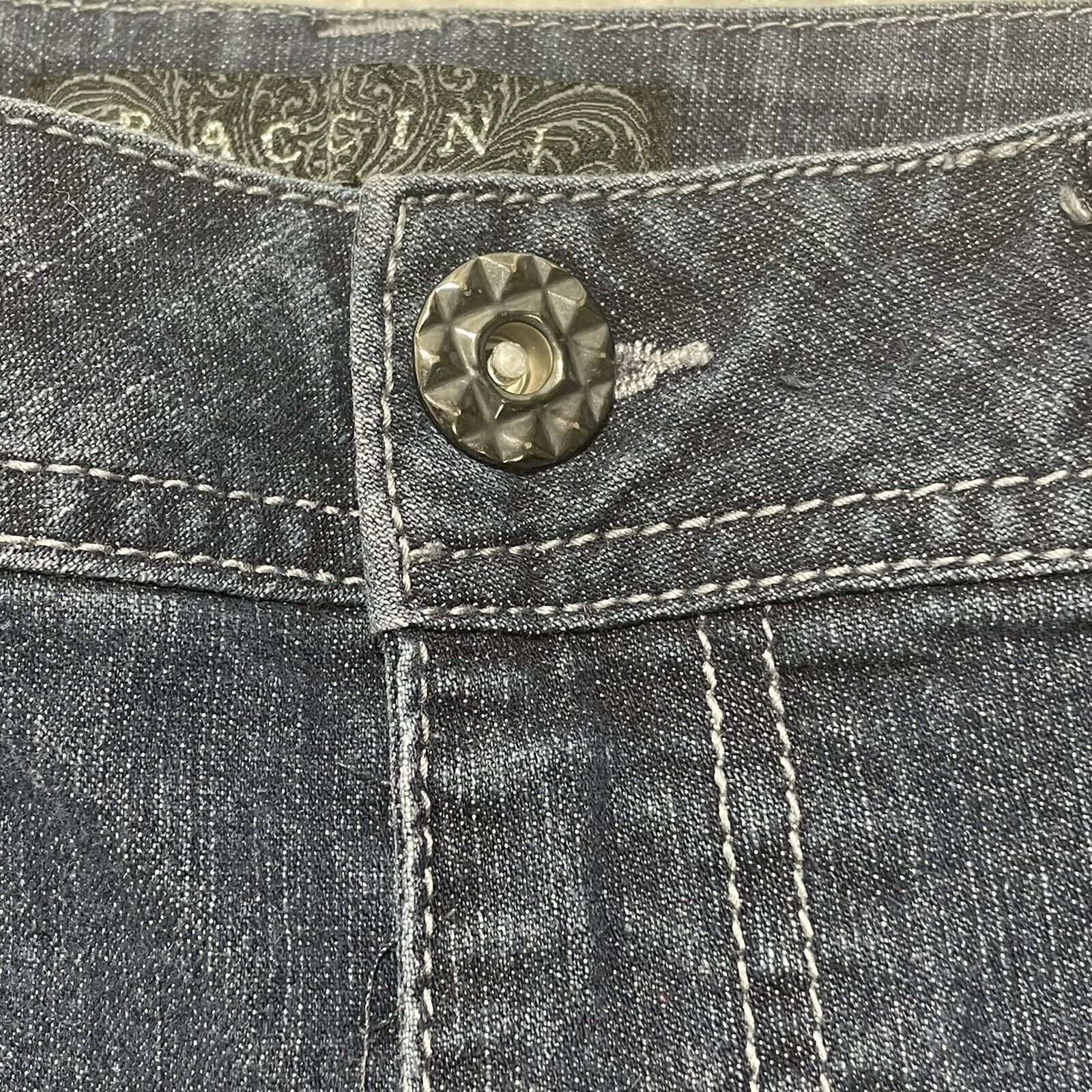 Other Baccini Women's Size 8 Denim Shorts 6" Inseam Mid Rise Size 30" / US 8 / IT 44 - 4 Thumbnail