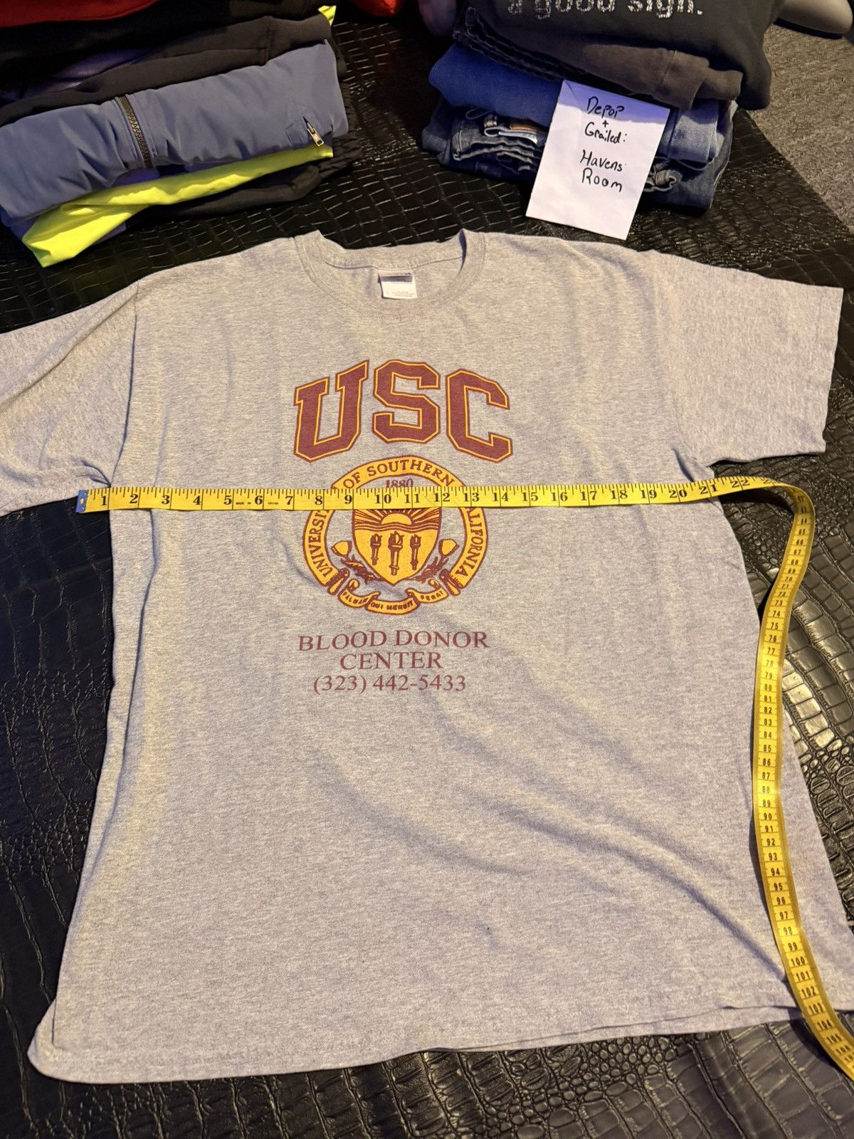 Gildan USC Blood Donor Center Tee – Gray – Size L Size US L / EU 52-54 / 3 - 3 Thumbnail