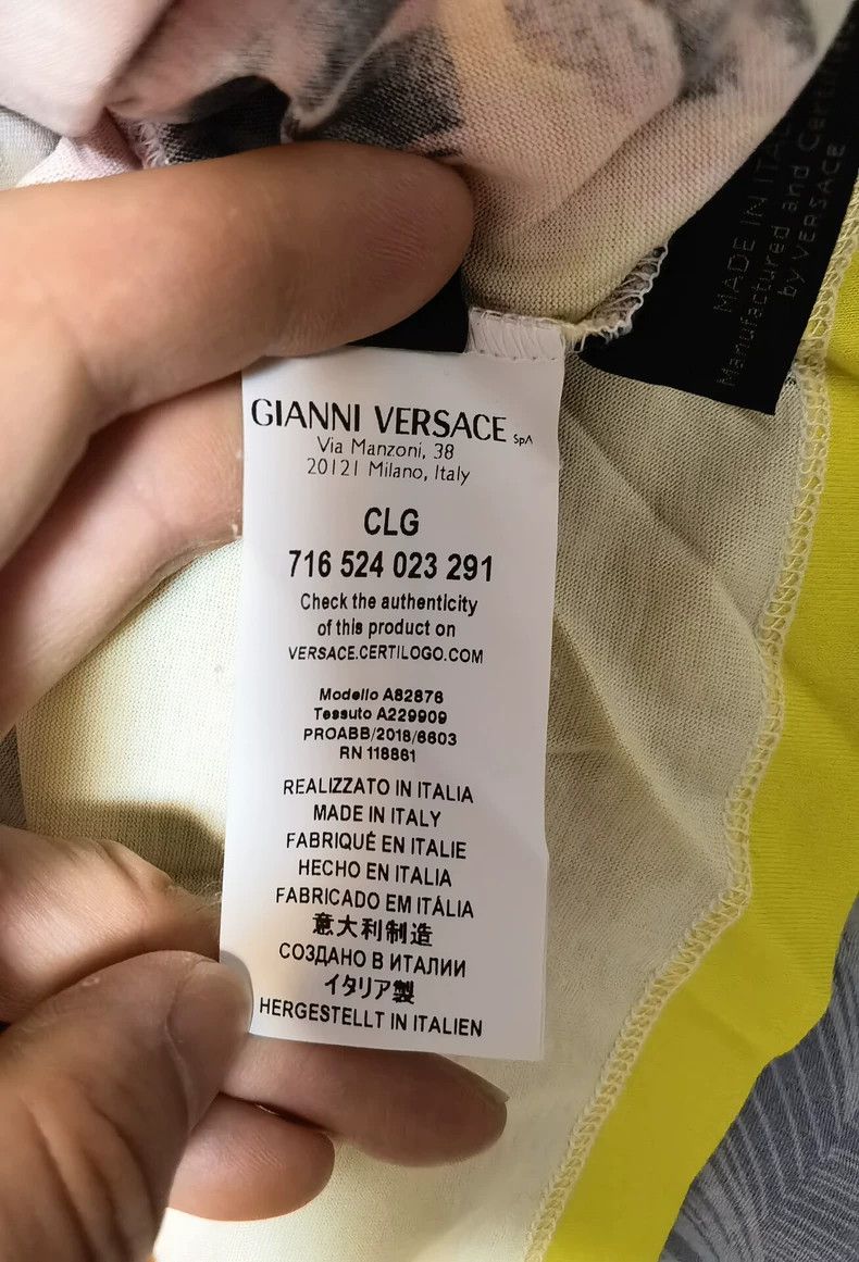 Versace Versace Men's comfortable and stylish cotton t-shirt Size US S / EU 44-46 / 1 - 7 Thumbnail