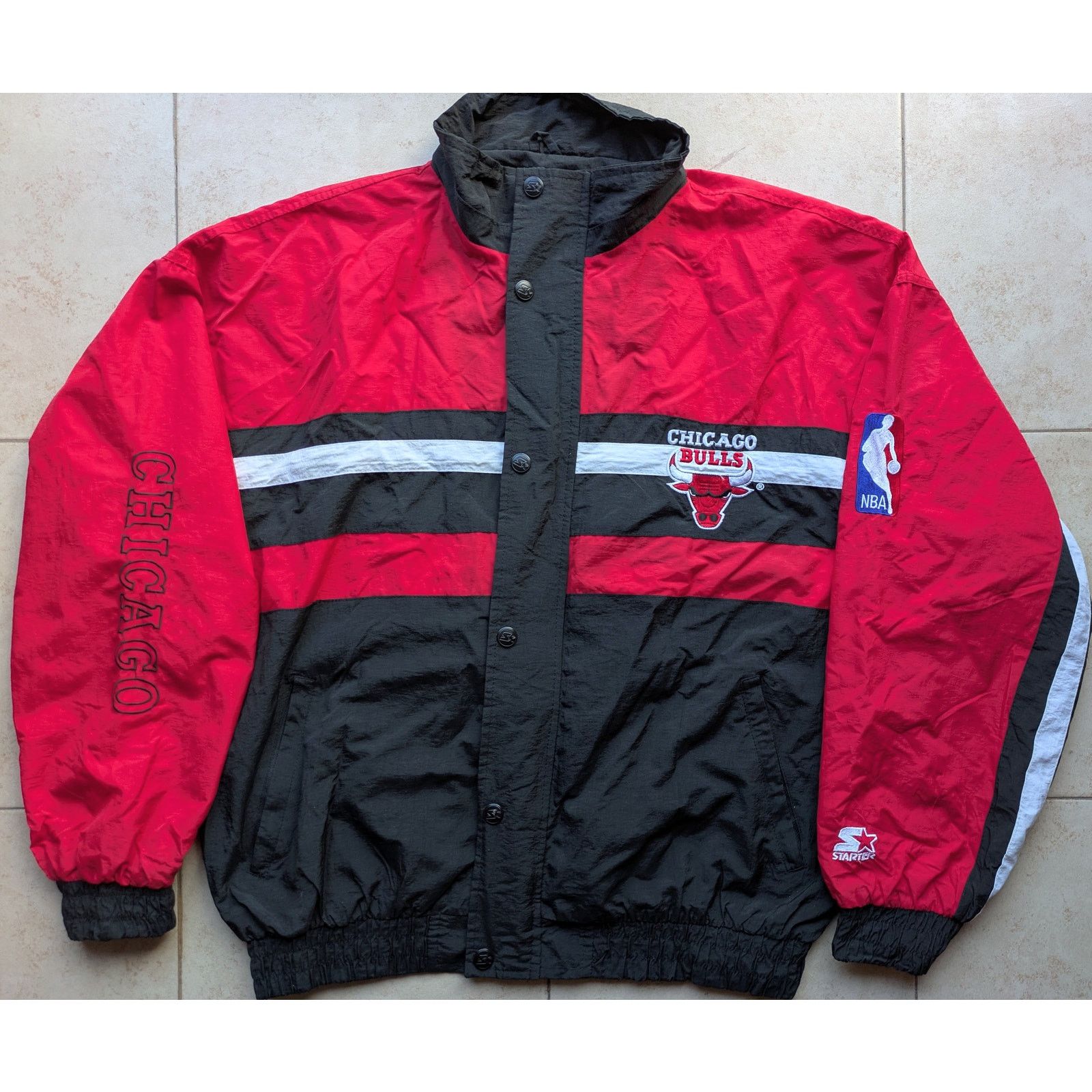 NBA × Starter Chicago Bulls 90s STARTER windbreaker XL red blk NBA vintage Size US XL / EU 56 / 4 - 2 Thumbnail