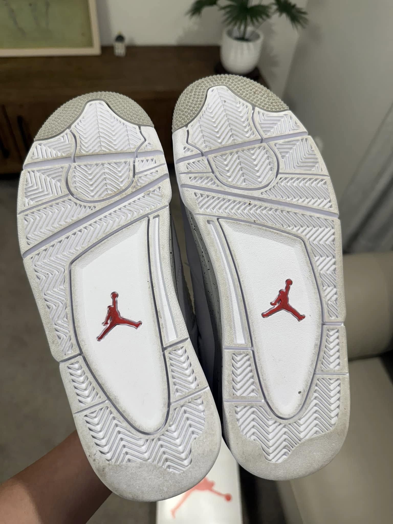 Jordan Brand Air Jordan 4 White Oreo 2021 US9 Size US 9 / EU 42 - 5 Thumbnail